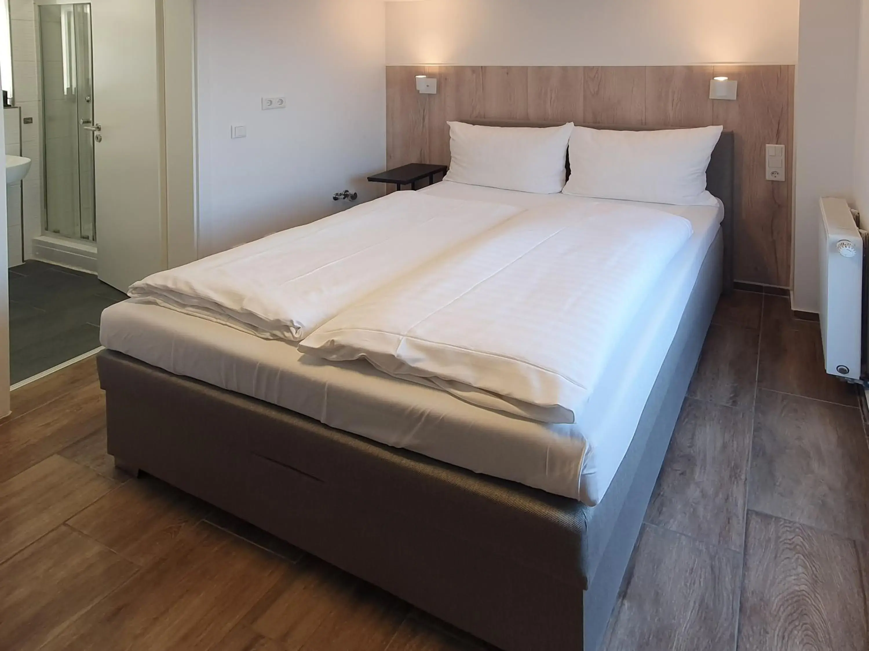 Bed in Hotel Rheingold