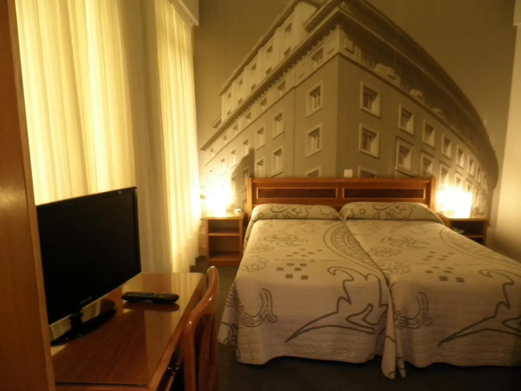TV and multimedia, Bed in Hotel Photo Zabalburu