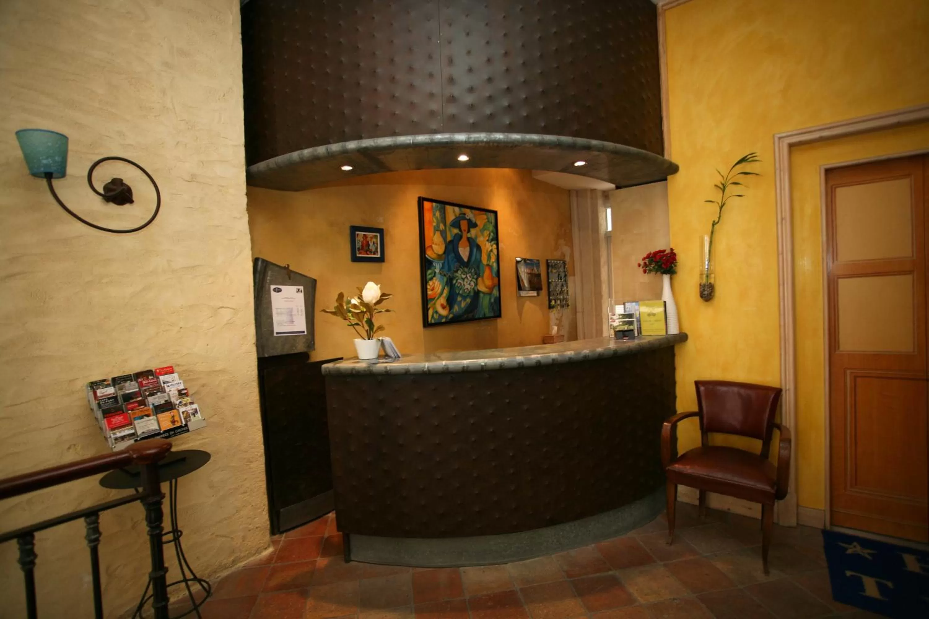 Lobby or reception in Hôtel La Tour Intendance