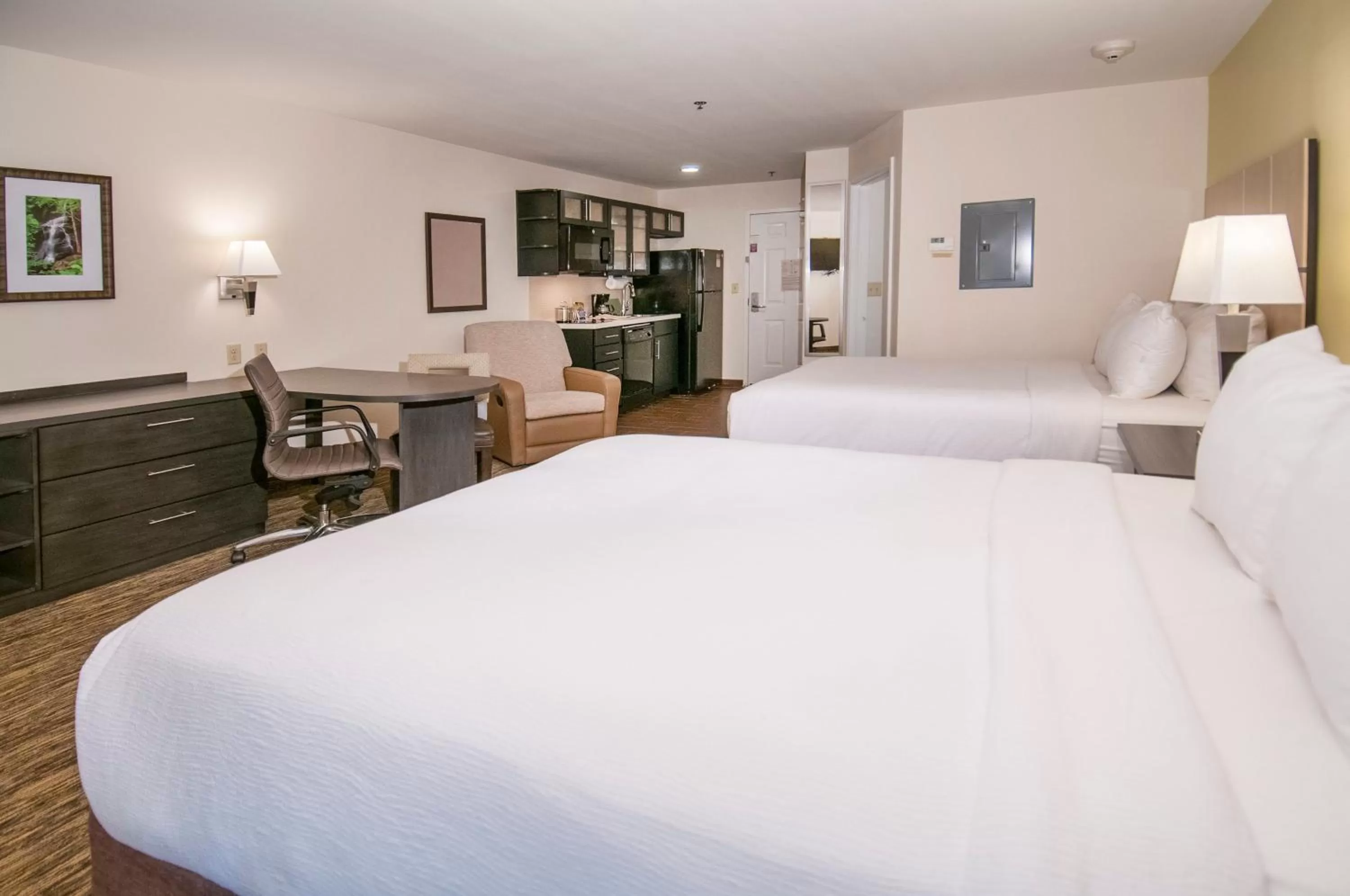 Photo of the whole room, Bed in Candlewood Suites - Baton Rouge - College Drive by IHG