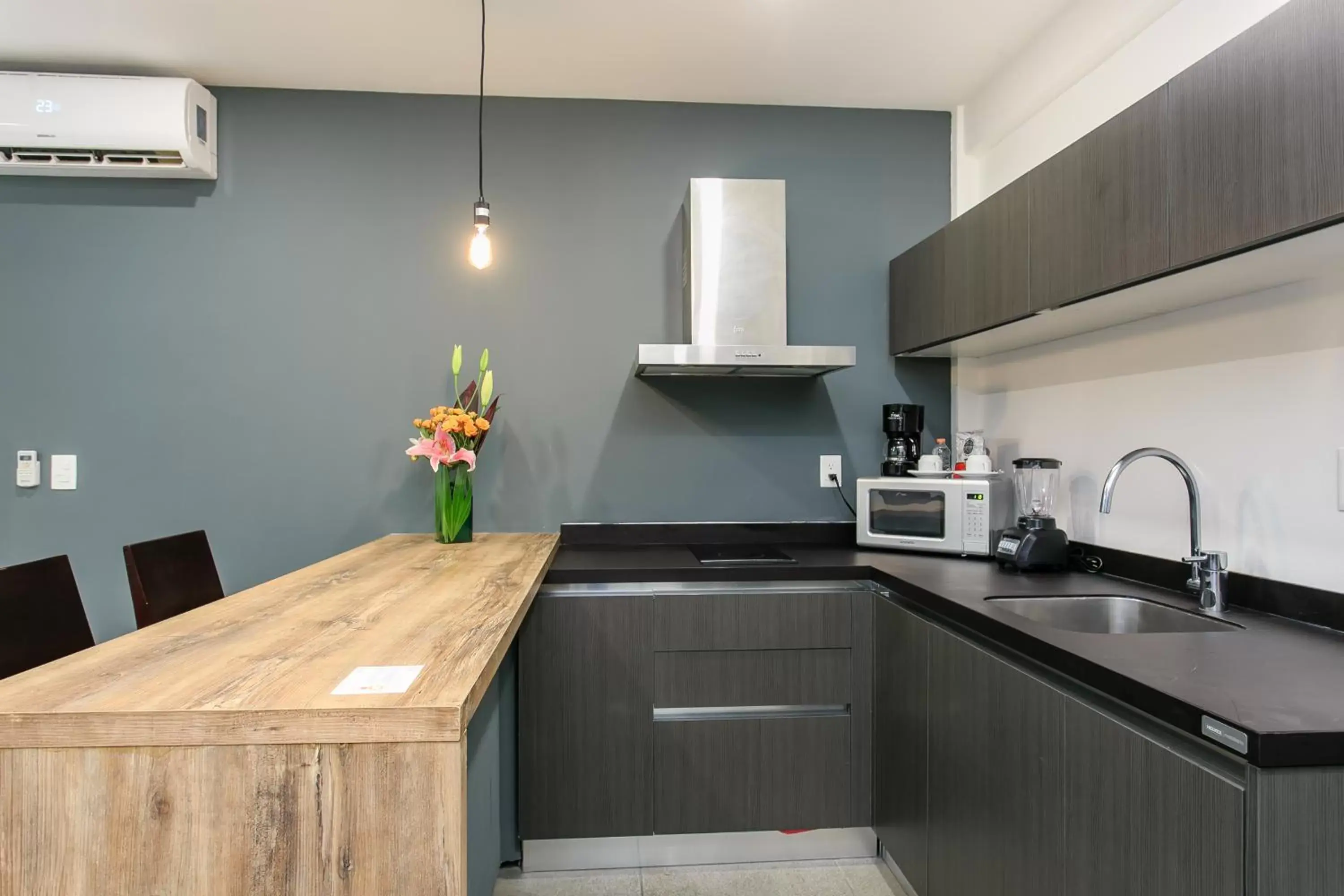 Kitchen or kitchenette, Kitchen/Kitchenette in Studio 30 Condhotel by Nah Hotels