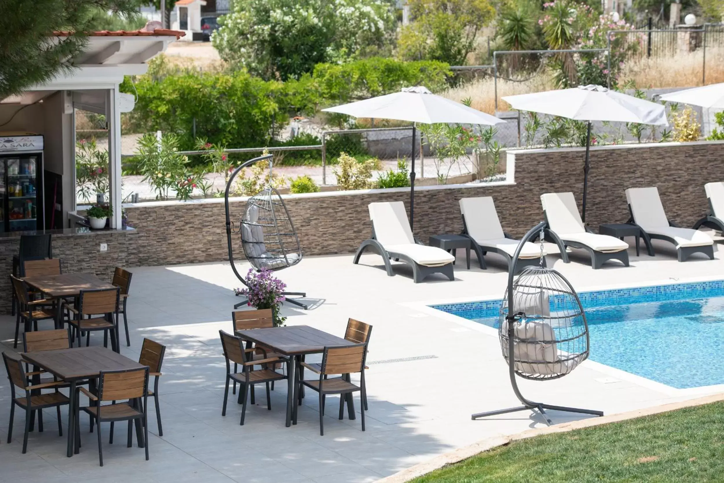 Lounge or bar, Swimming Pool in Villa Sara
