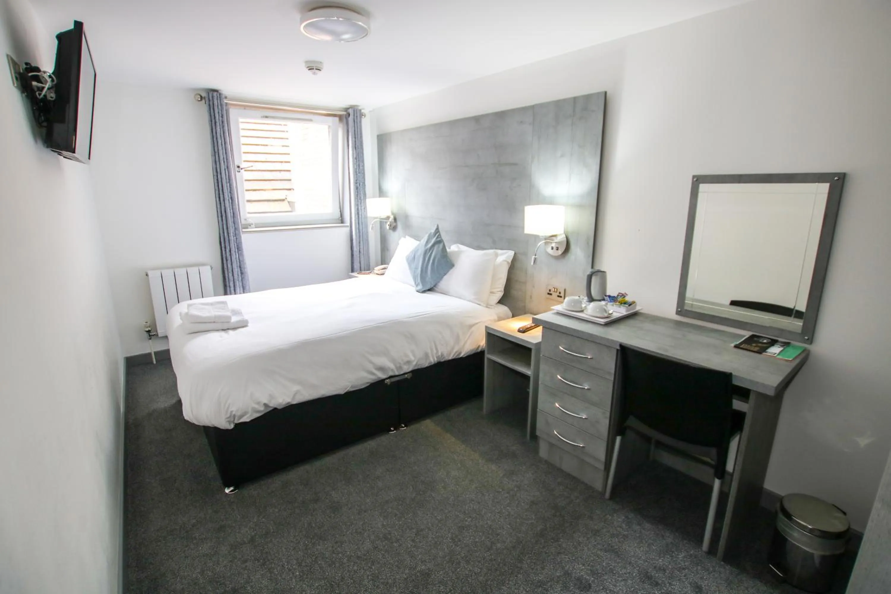 Bed in Brunswick Merchant City Hotel