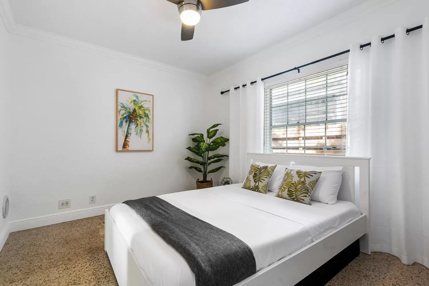 Bedroom, Bed in Alani Bay Villas