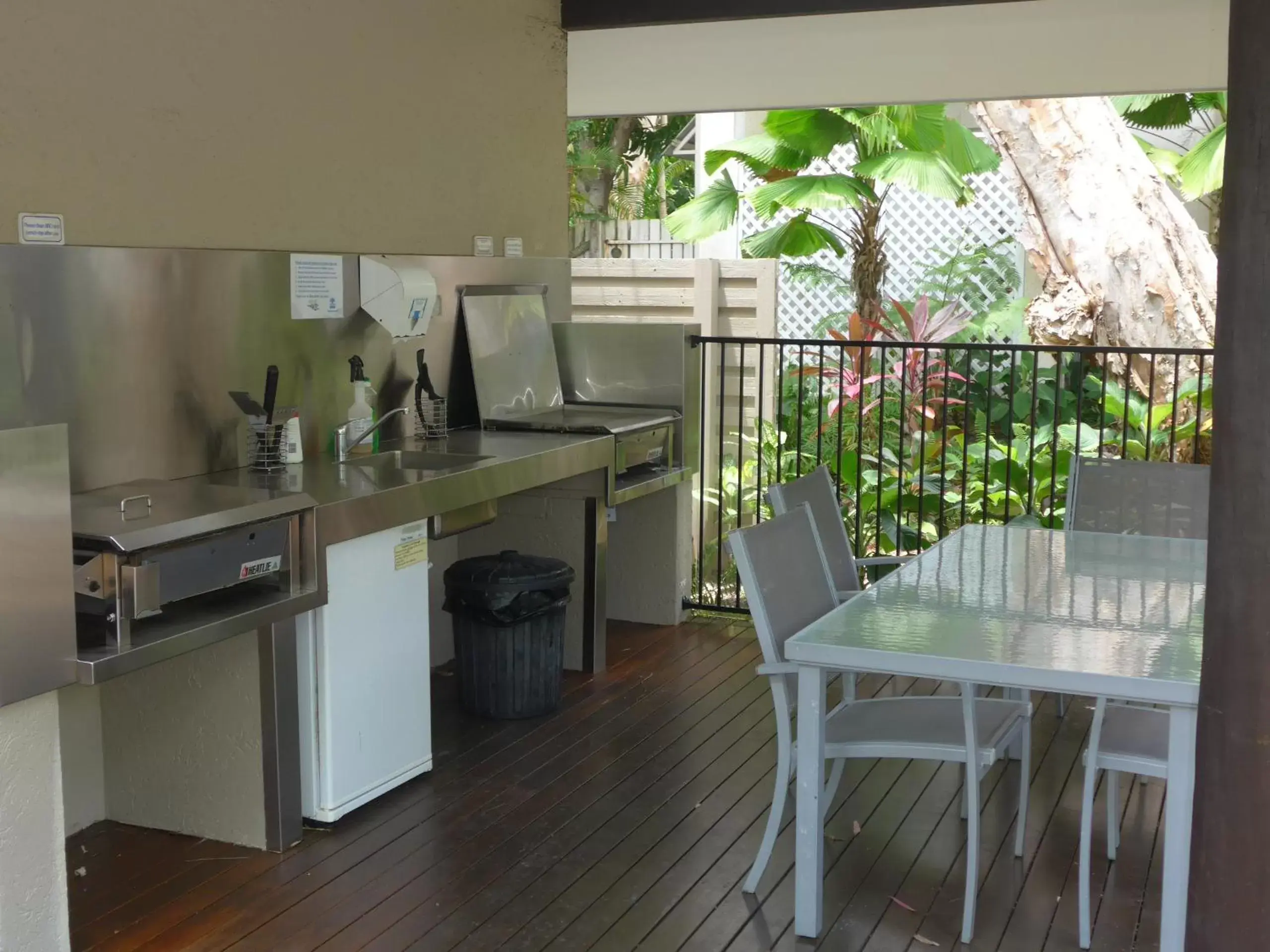 Garden, Kitchen/Kitchenette in Port Douglas Retreat