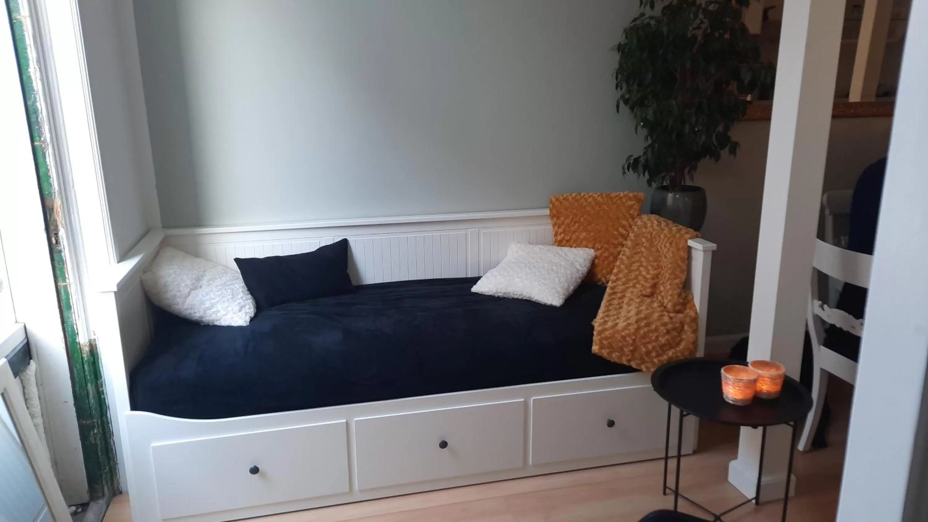 Living room, Seating Area in Lekkerwegbijleeuwen, 1 minuut naar hartje centrum