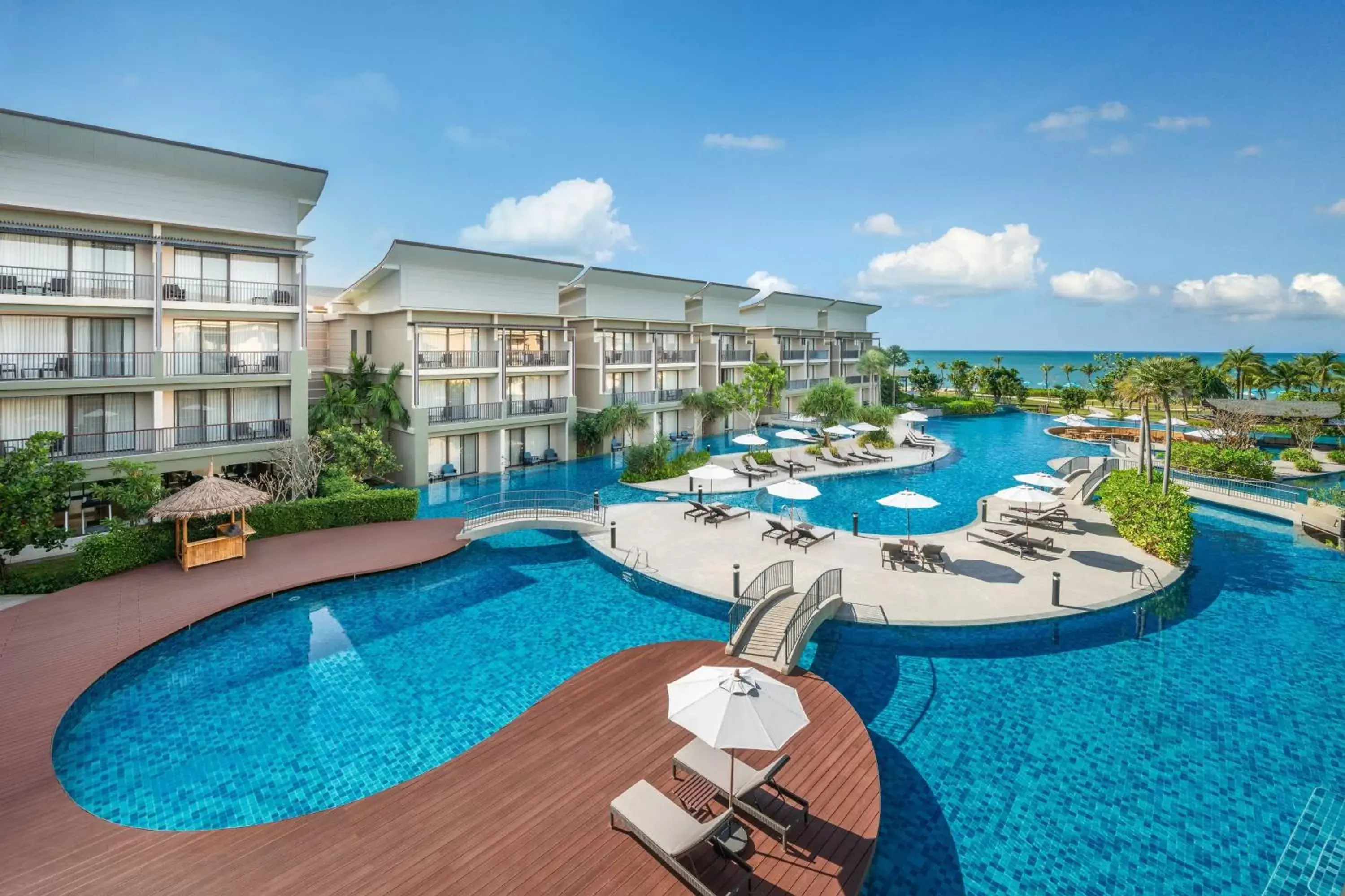 Swimming Pool in Le Meridien Khao Lak Resort & Spa