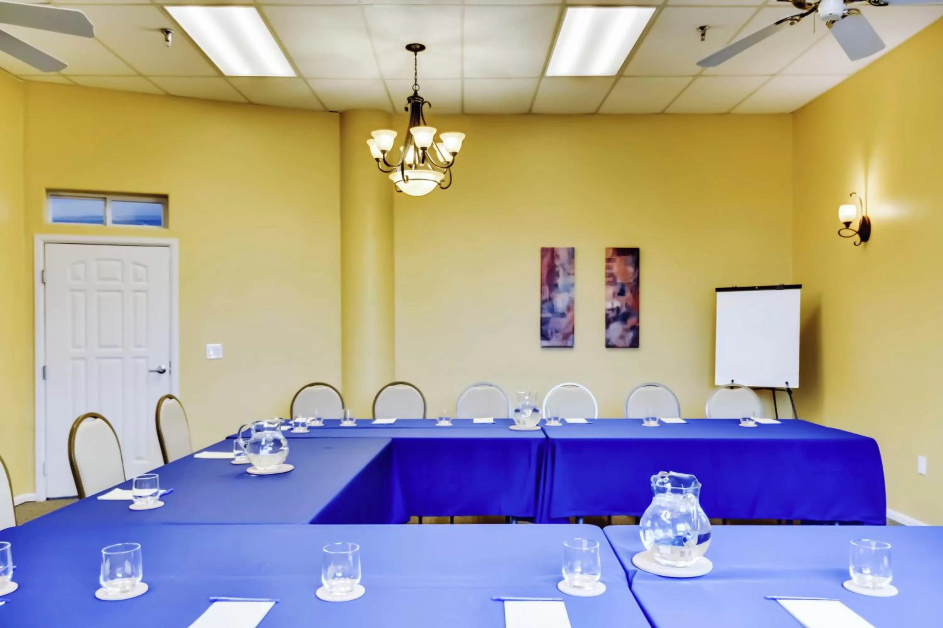 Business facilities in Forest Villas Hotel