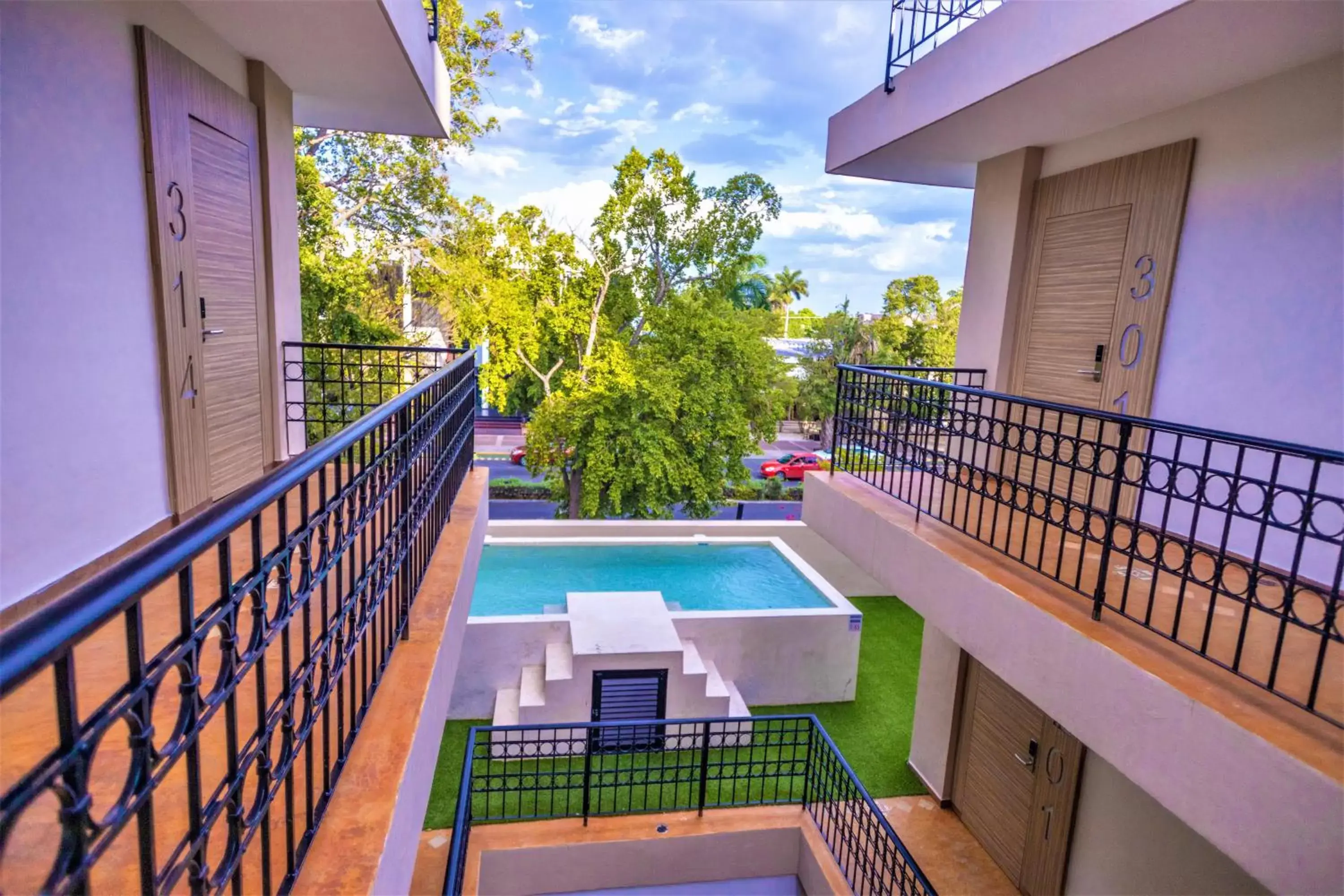 Swimming pool, Pool View in Hotel Plaza by Kavia