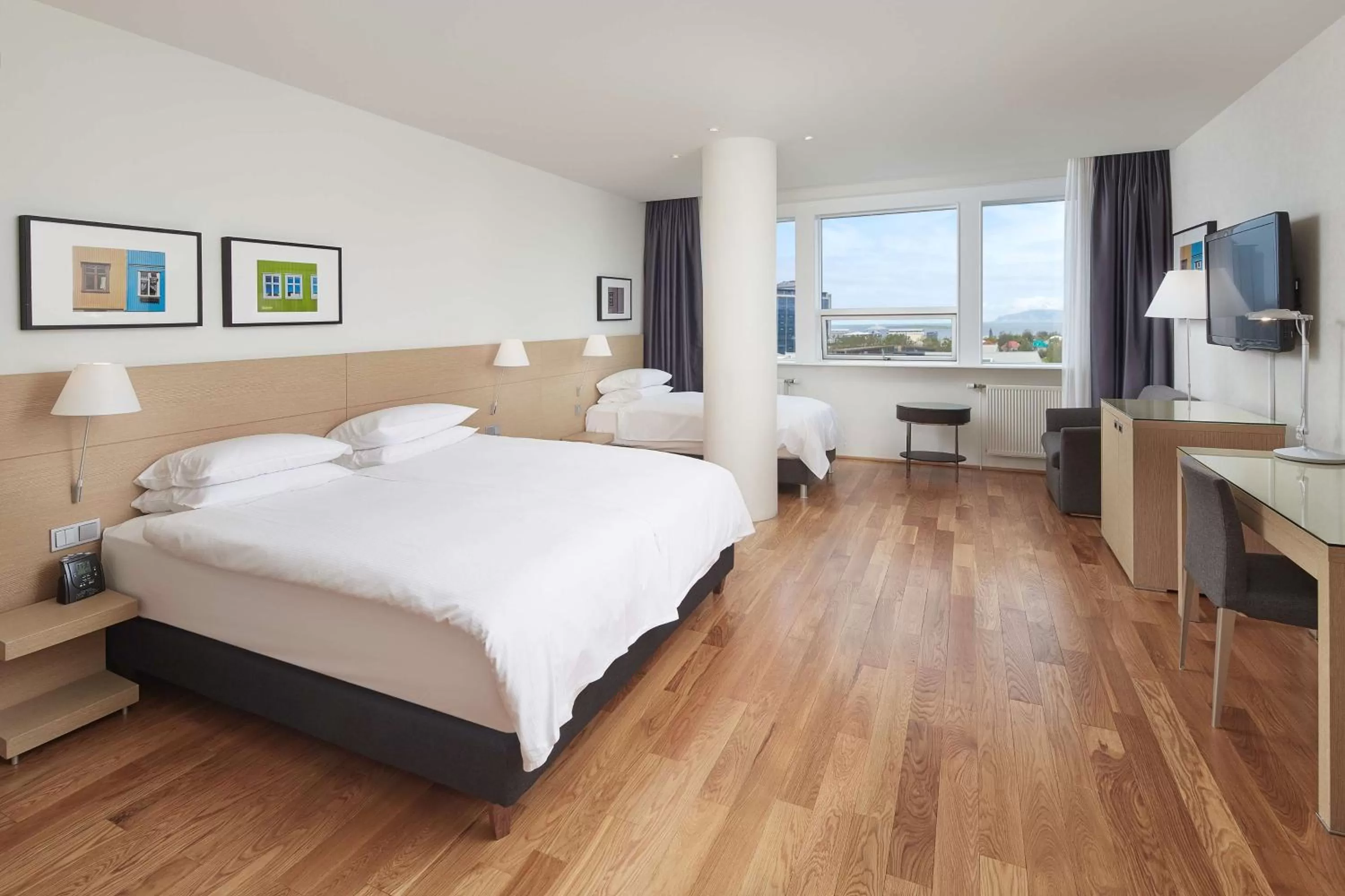 Bedroom, Bed in Hilton Reykjavik Nordica