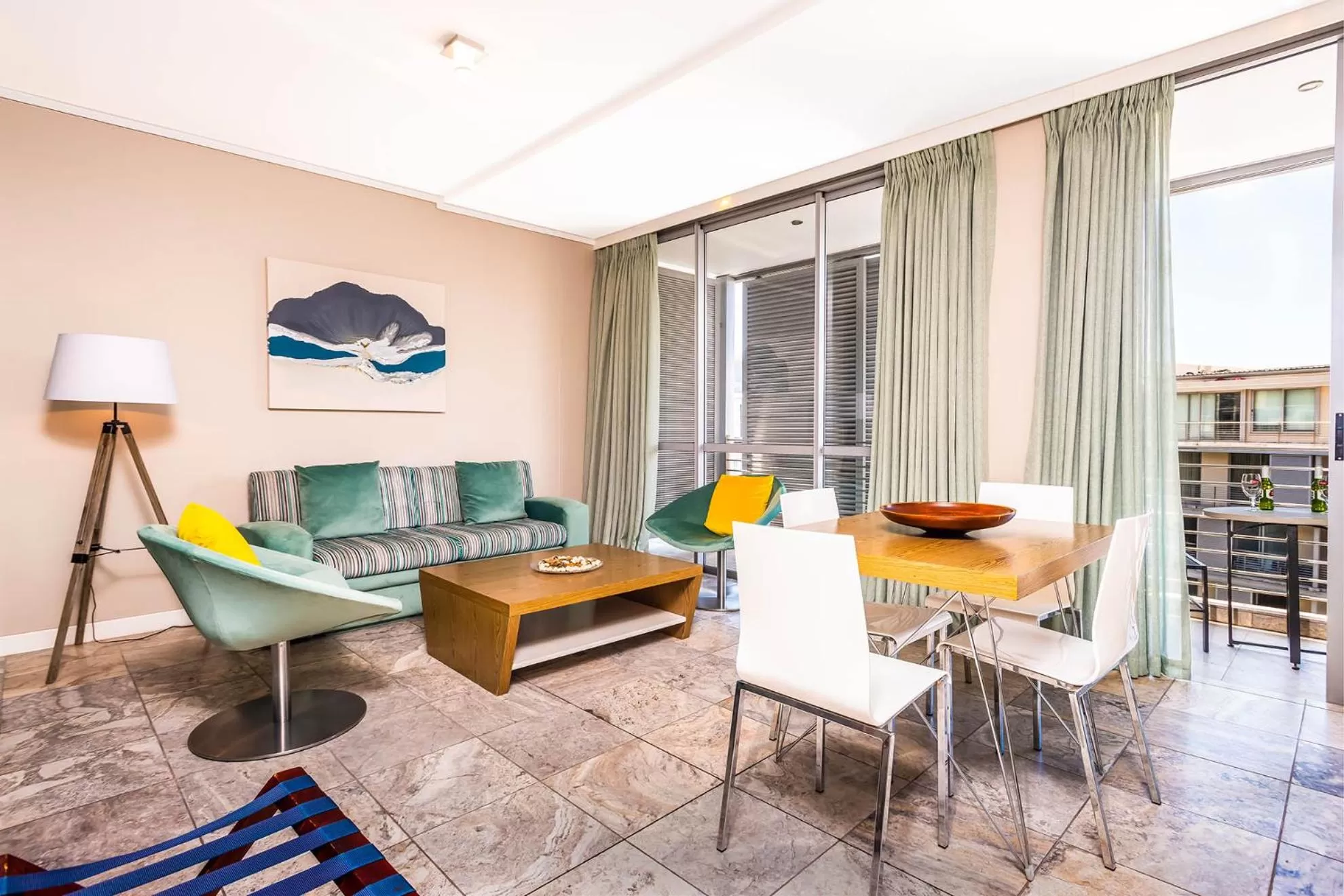 TV and multimedia in aha Harbour Bridge Hotel & Suites