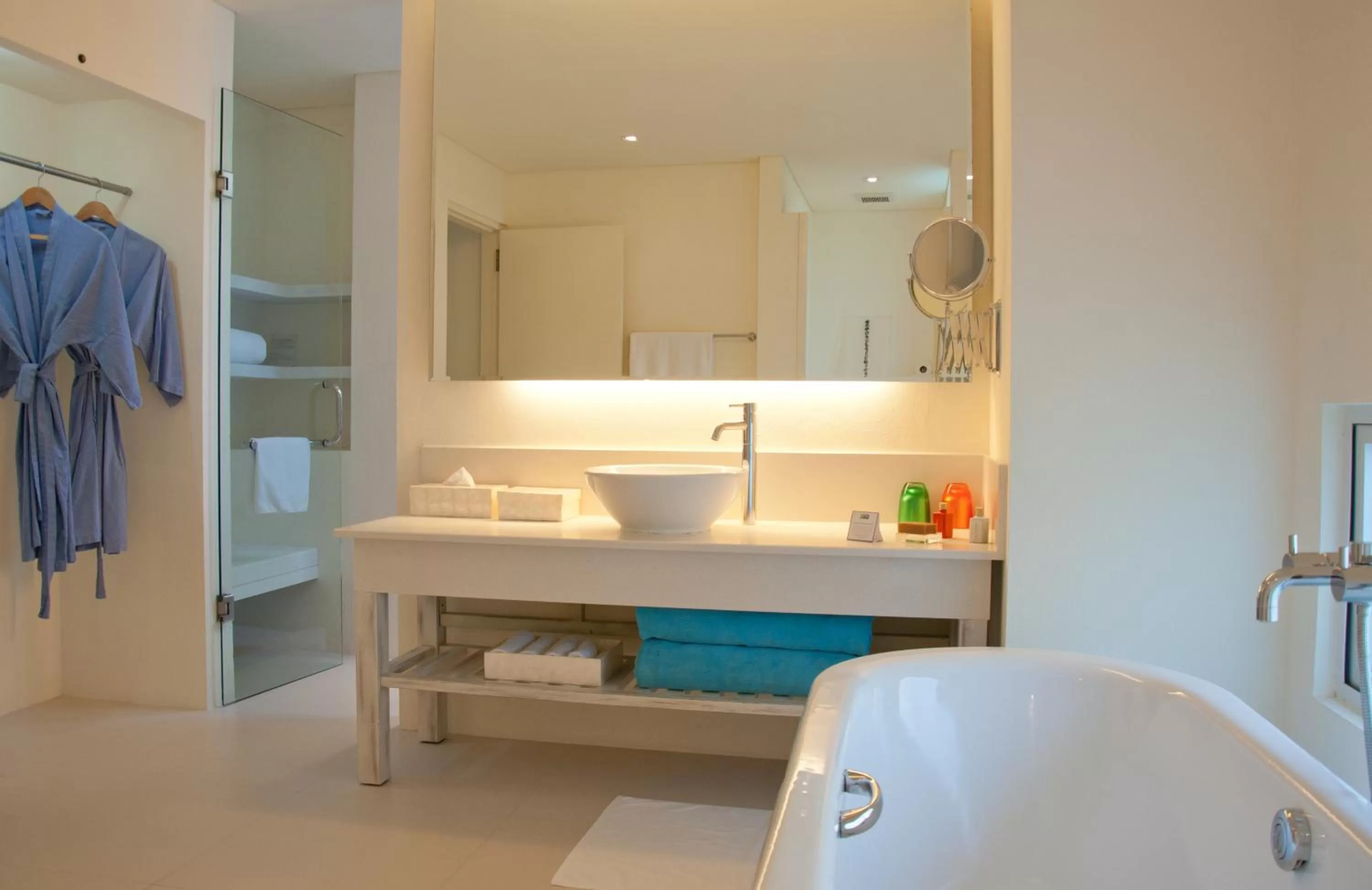 Two-Bedroom Beach House with King and Twin Beds : Meal upgrades from Breakfast to Half Board or from Half Board to Full Board for a minimum of 3 nights stay in Holiday Inn Resort Kandooma Maldives - Kids Stay & Eat Free