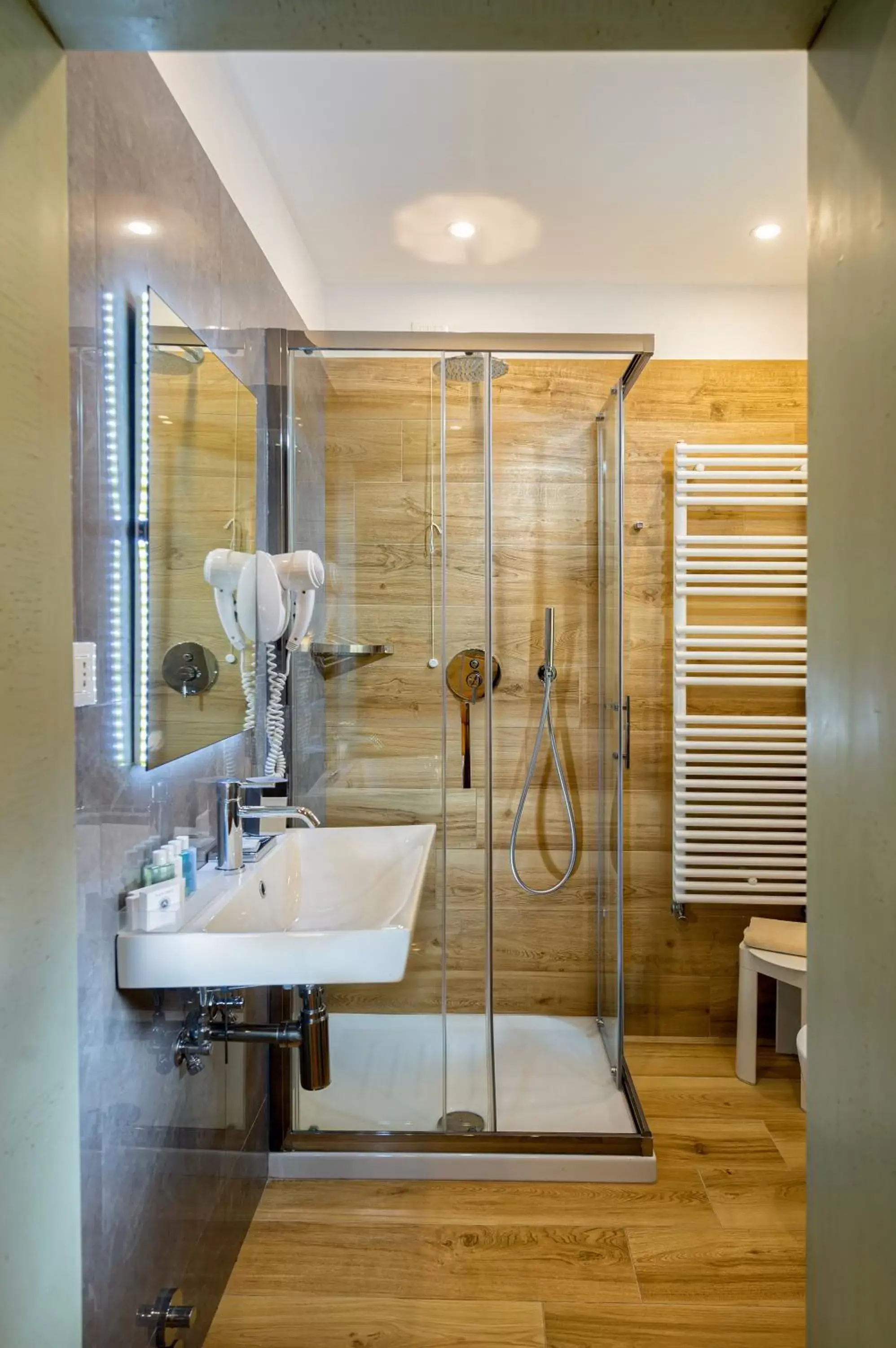 Shower, Bathroom in Hotel Santa Marina