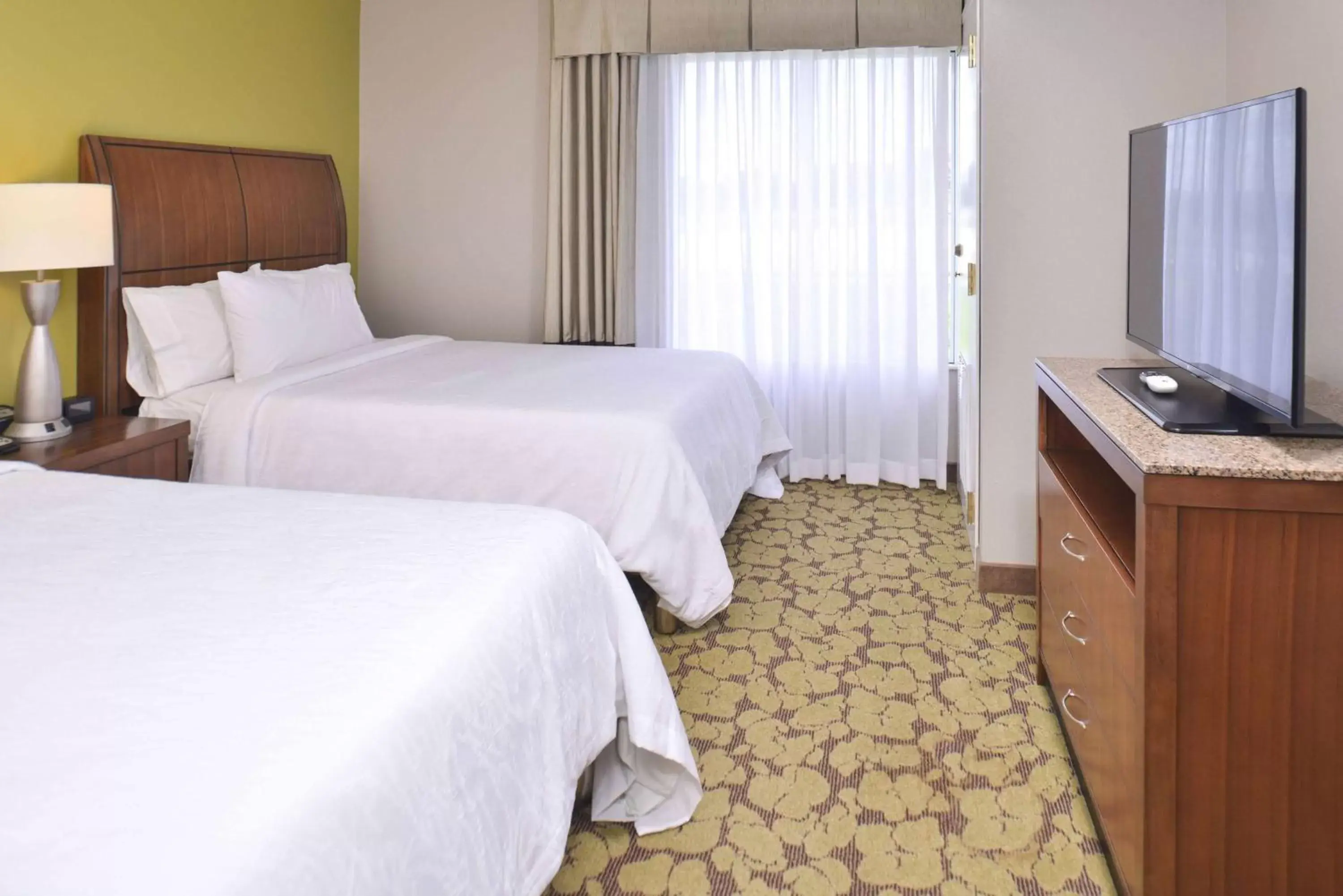 Bed in Hilton Garden Inn Indianapolis/Carmel