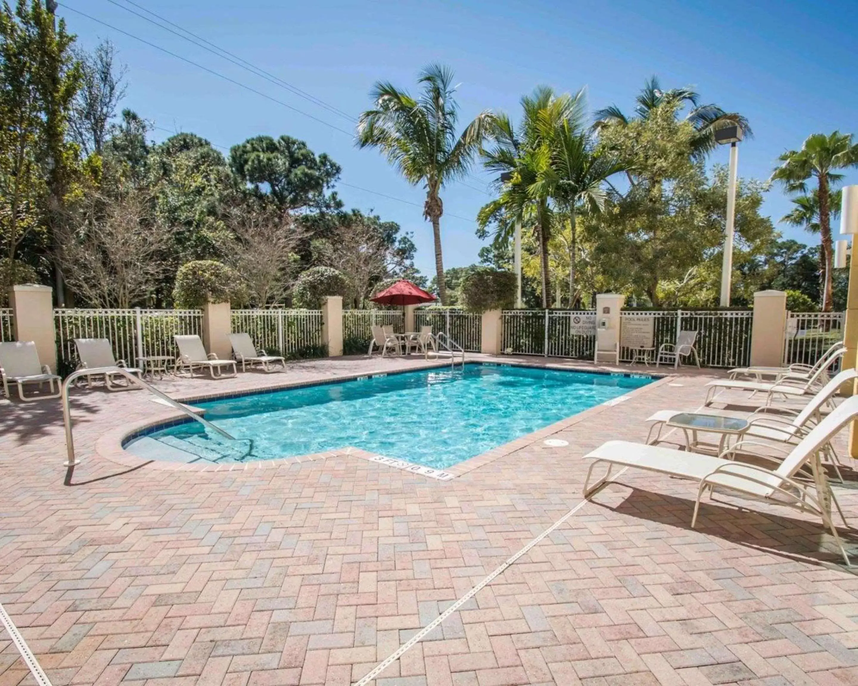 On site, Swimming Pool in Comfort Inn & Suites Jupiter I-95