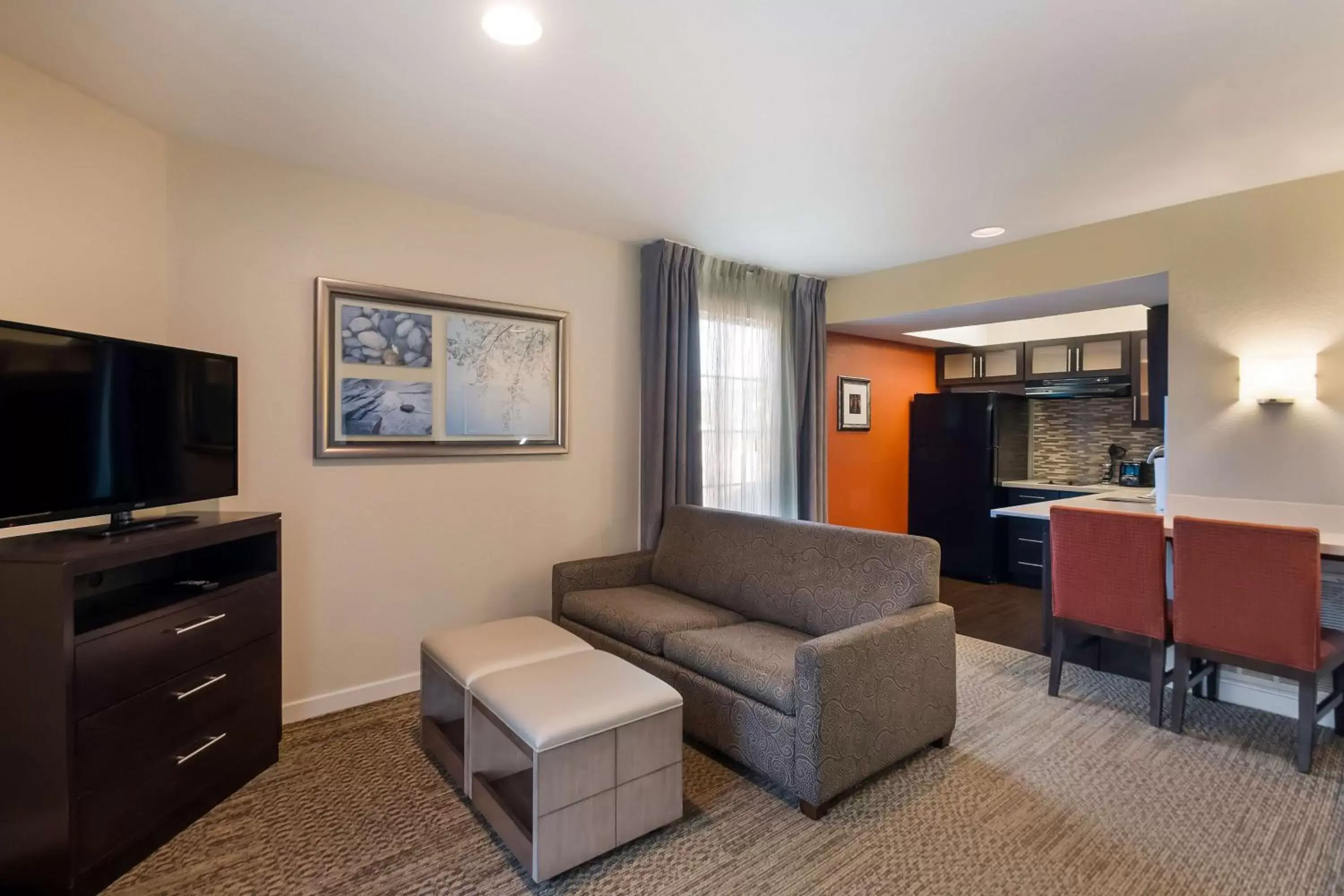 Bedroom, Seating Area in Sonesta ES Suites Dulles Airport