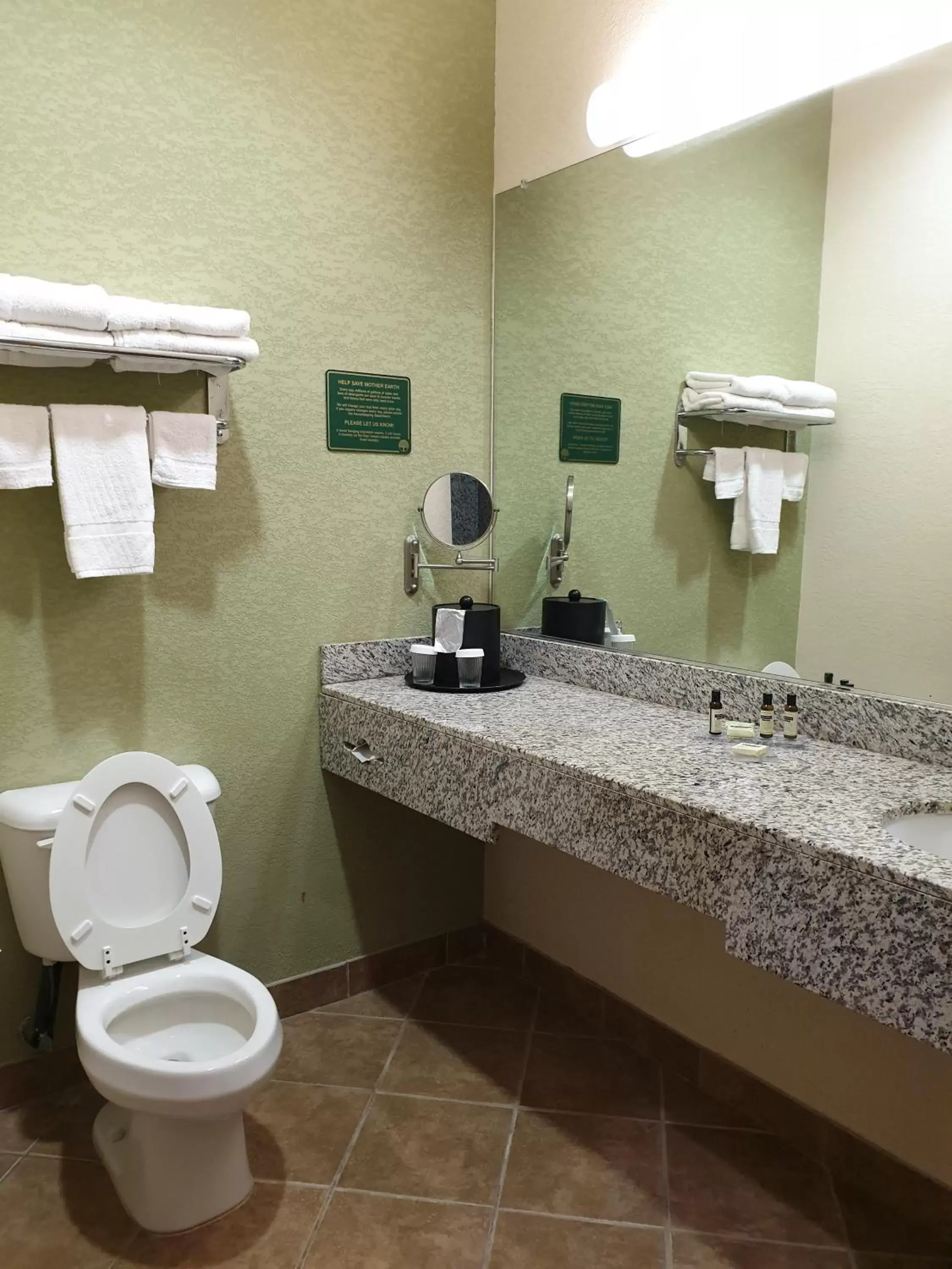 Bathroom in Hawthorn Suites by Wyndham - Kingsland, I-95 & Kings Bay Naval Base Area
