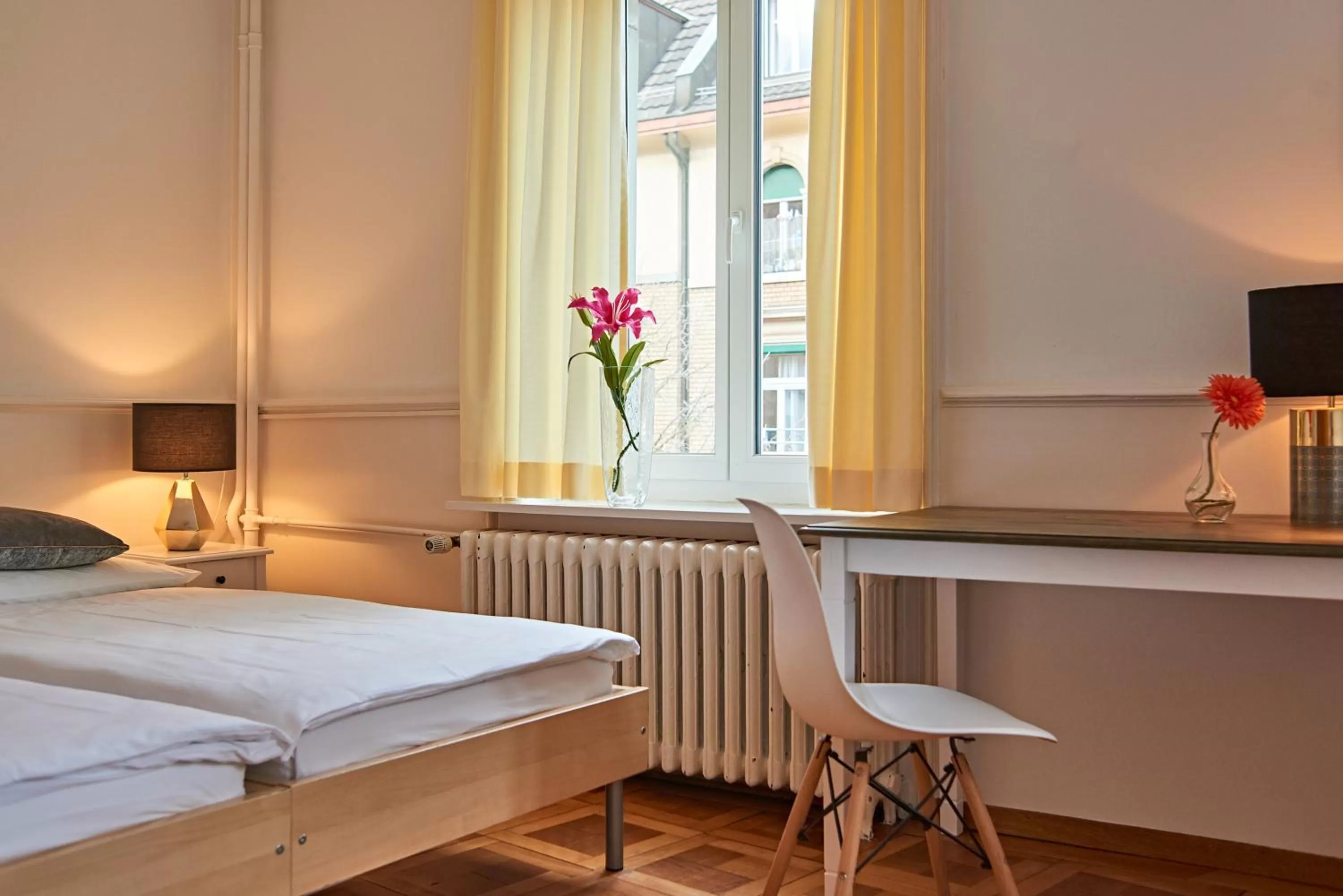 Photo of the whole room, Bed in Saint Georges Hotel