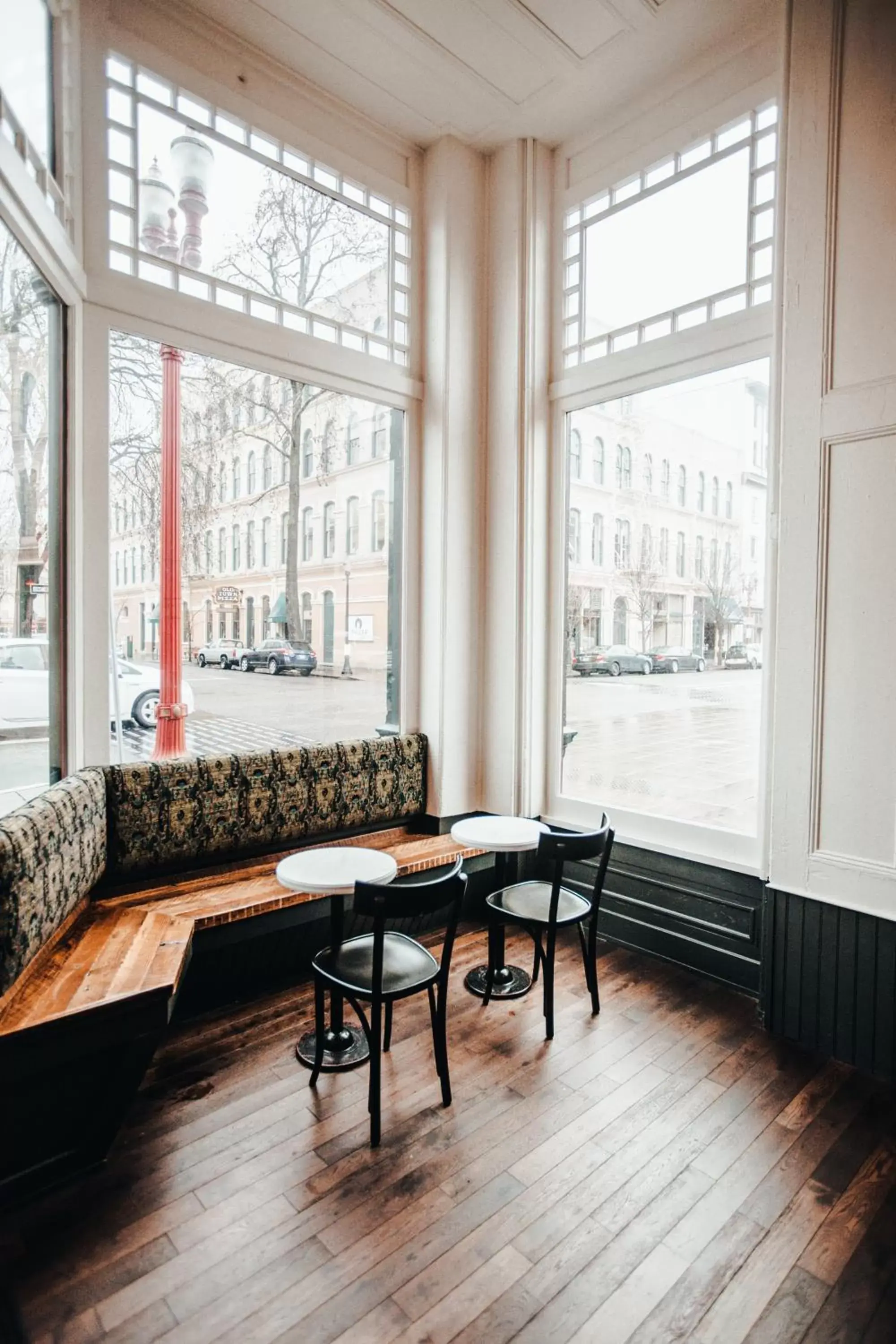 Restaurant/places to eat, Seating Area in The Society Hotel