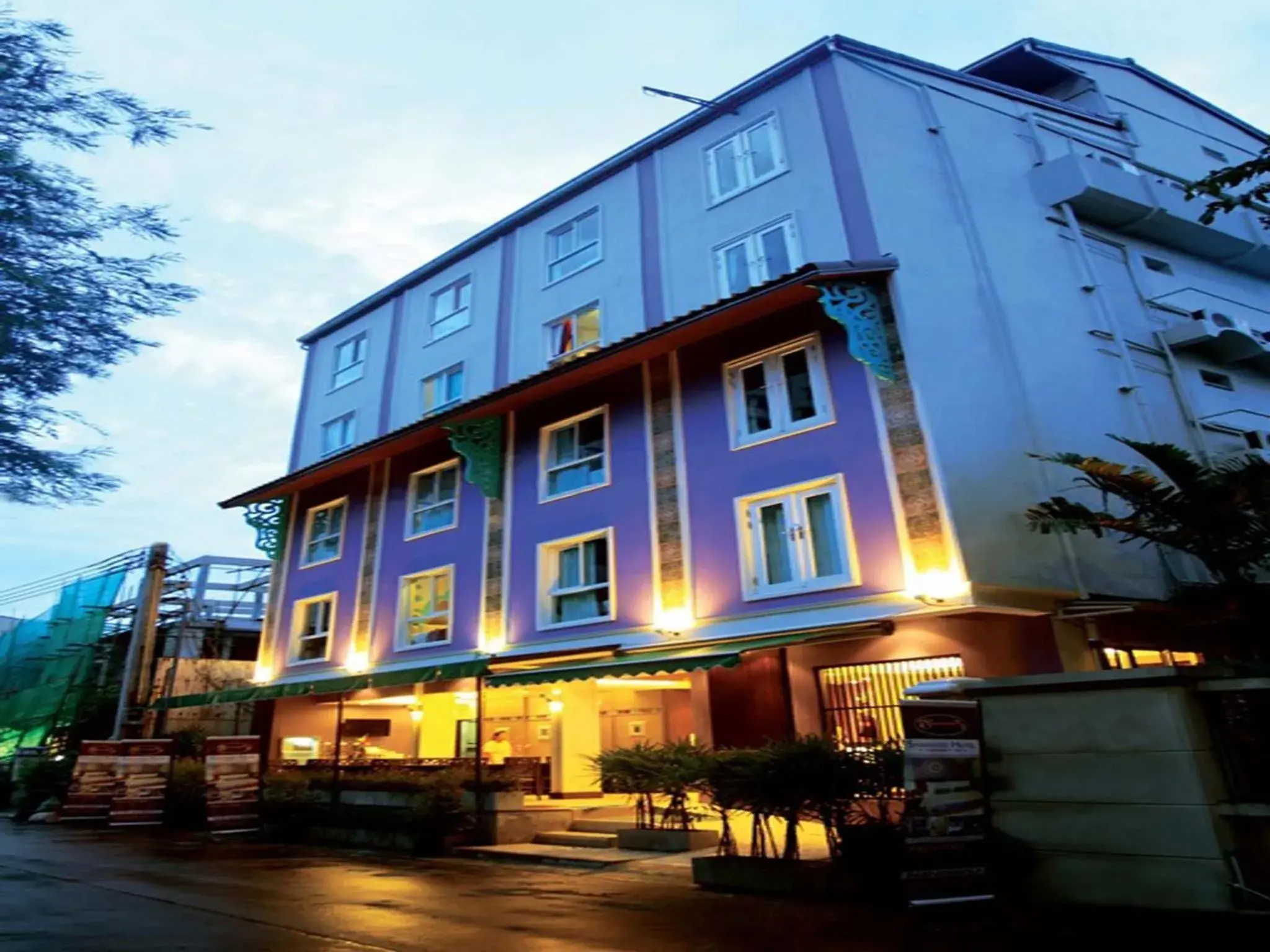 Facade/entrance, Property Building in Sawasdee Hotel @ Sukhumvit Soi 8