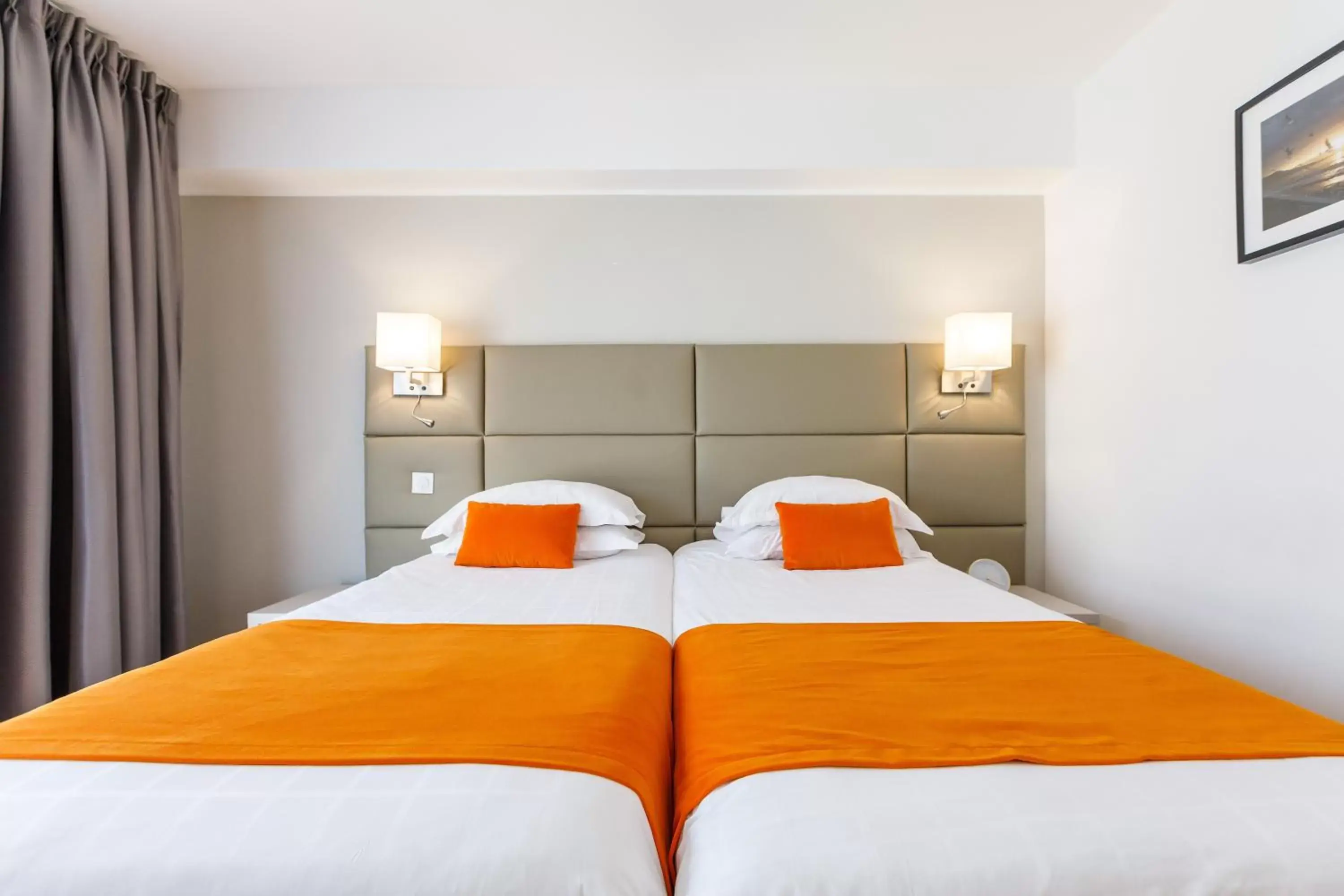 Photo of the whole room, Bed in Hotel Nice Riviera Photo of the whole room, Bed in Hotel Nice Riviera