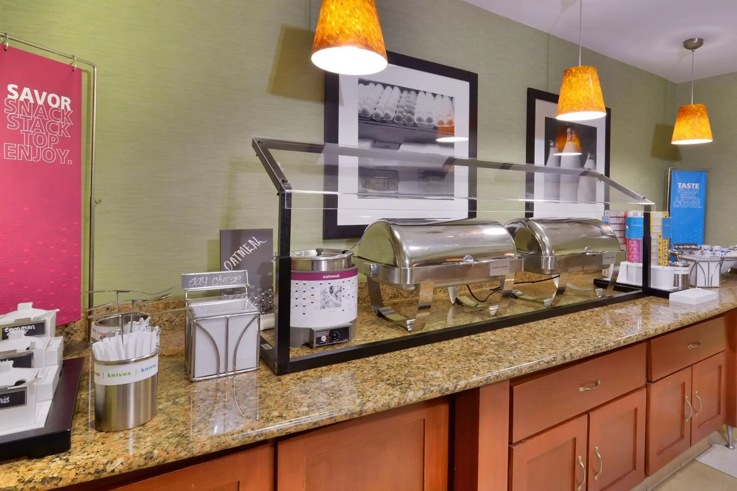 Restaurant/places to eat in Hampton Inn & Suites Durham North I-85