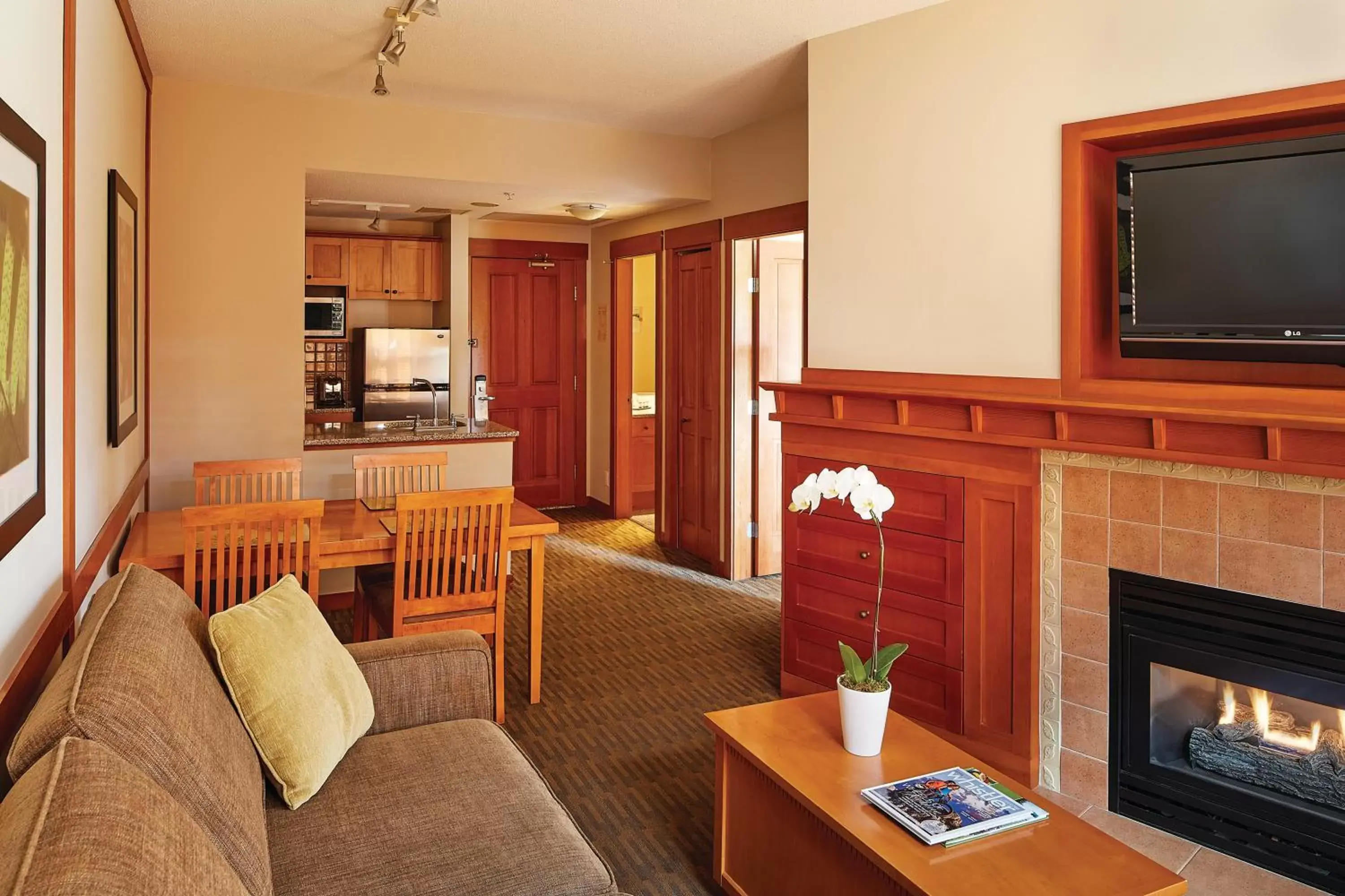 Bathroom, Lounge/Bar in Pan Pacific Whistler Mountainside