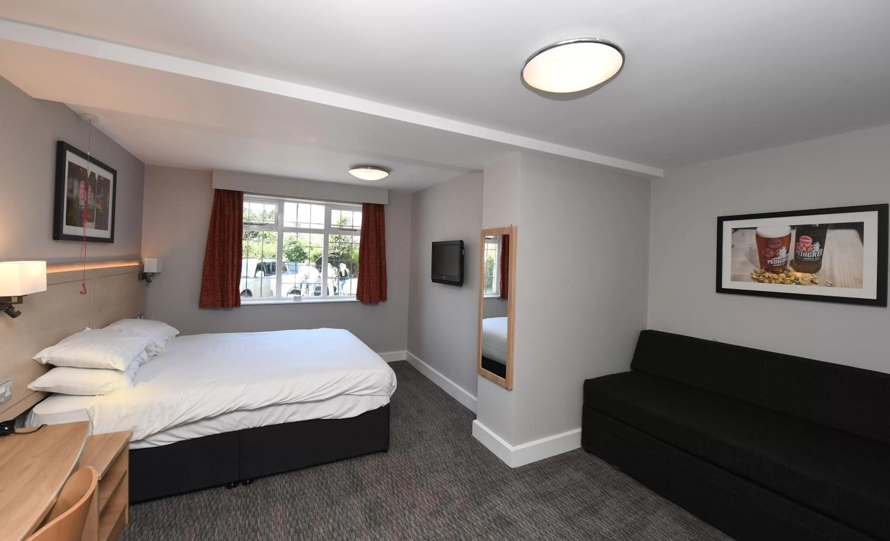 Photo of the whole room, Bed in Crown, Droitwich by Marston's Inns