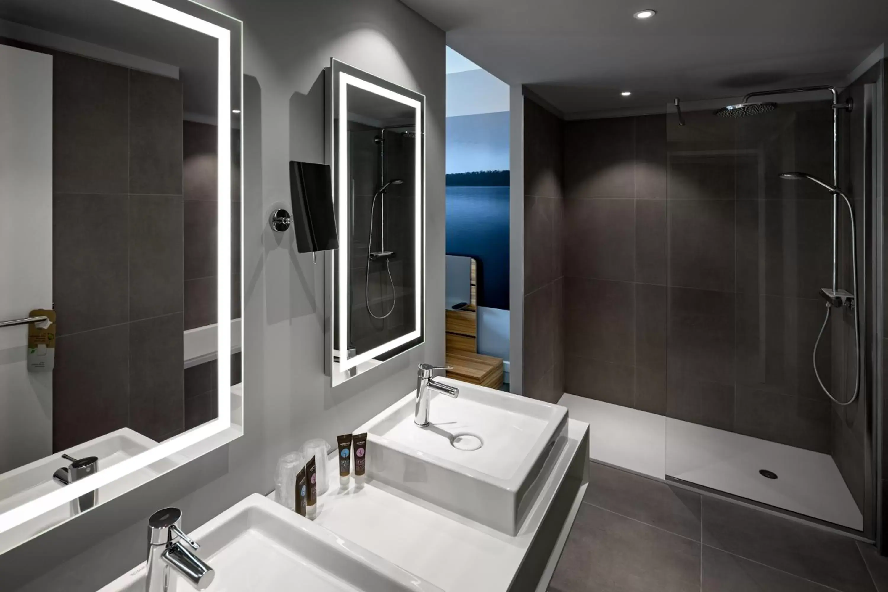 Bathroom in Novotel Resort & Spa Biarritz Anglet