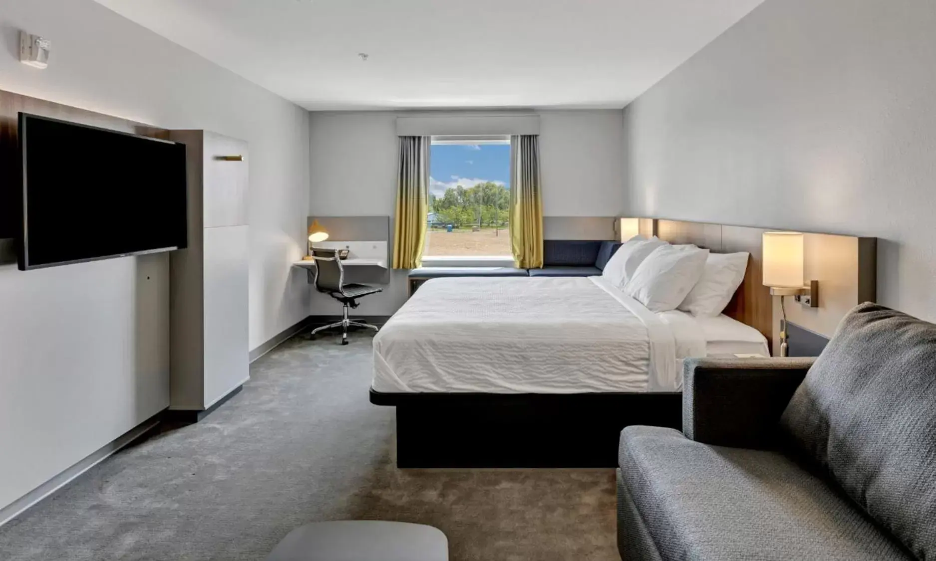 Bedroom in Microtel Inn & Suites by Wyndham George