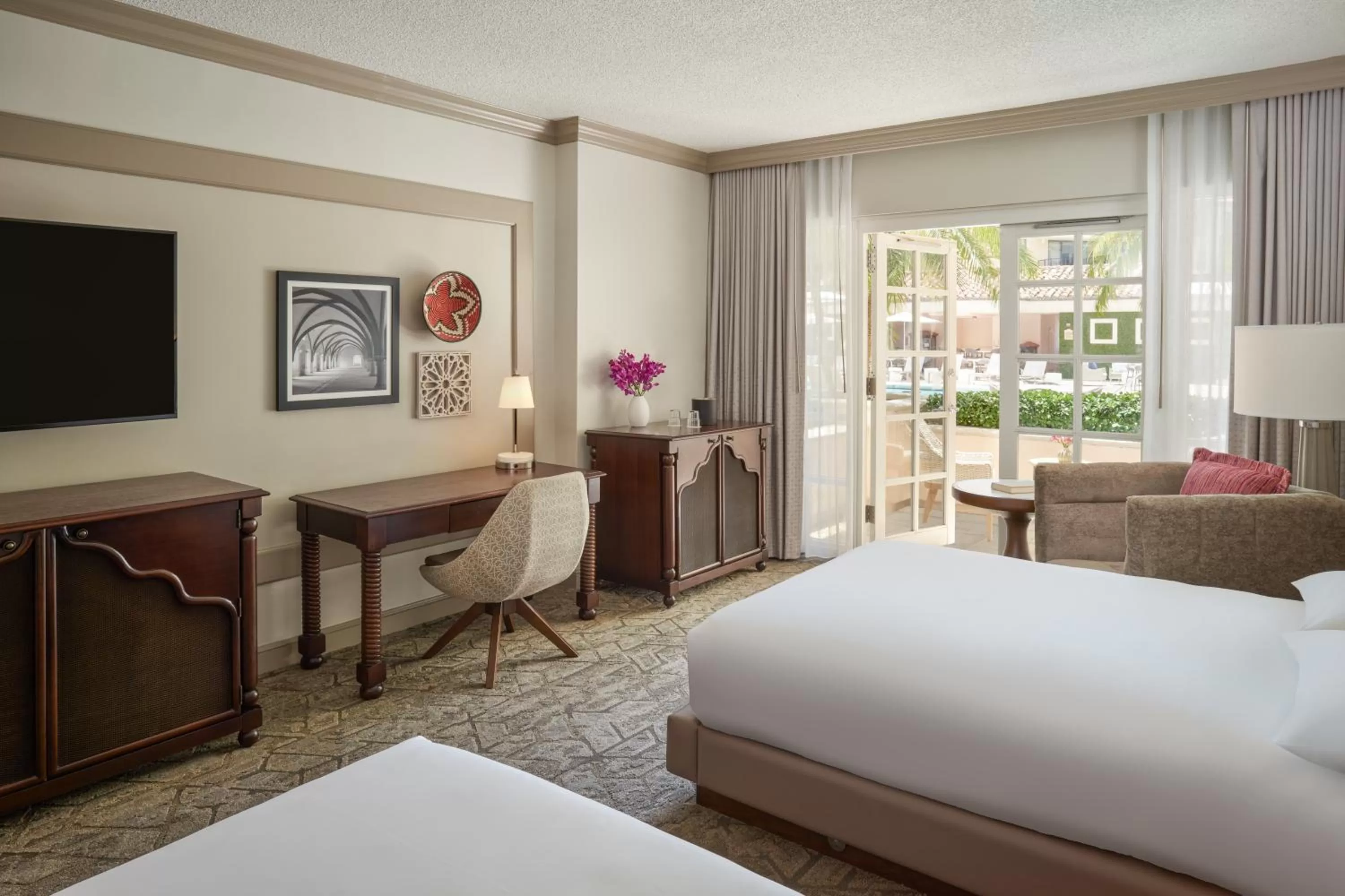 Balcony/Terrace, Bed in Hyatt Regency Coral Gables in Miami