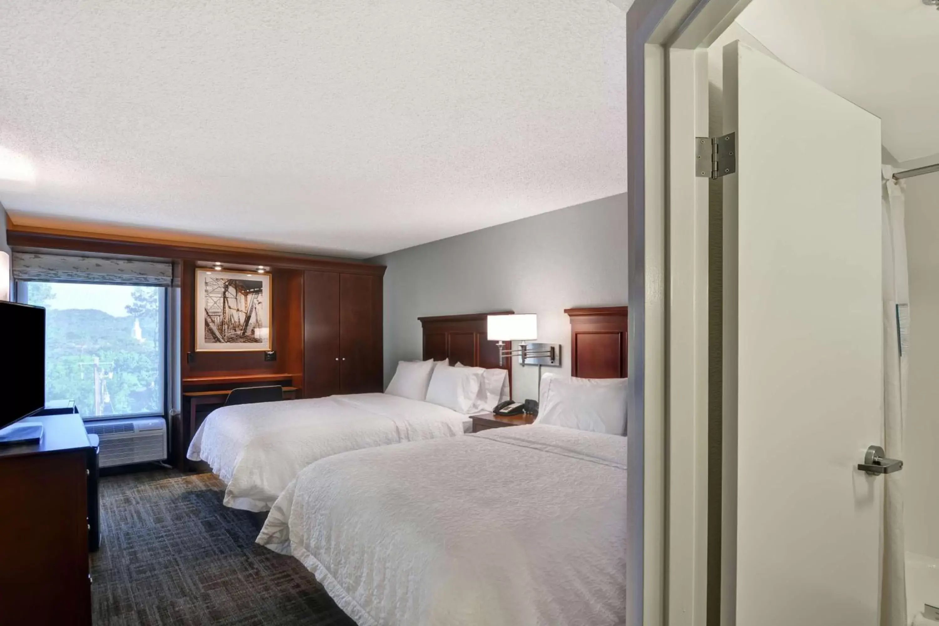 Bedroom, Bed in Hampton Inn Birmingham/Mountain Brook