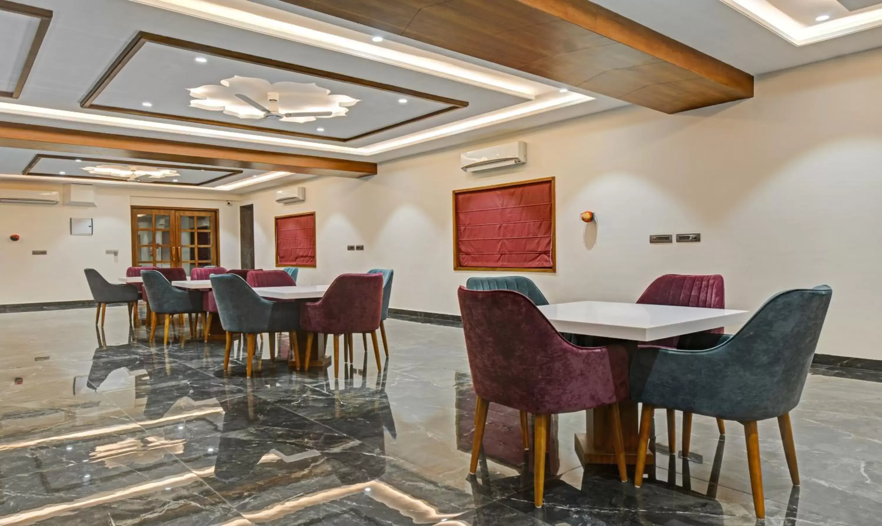 Restaurant/places to eat in Treebo Z Restaurant/places to eat in Treebo Z