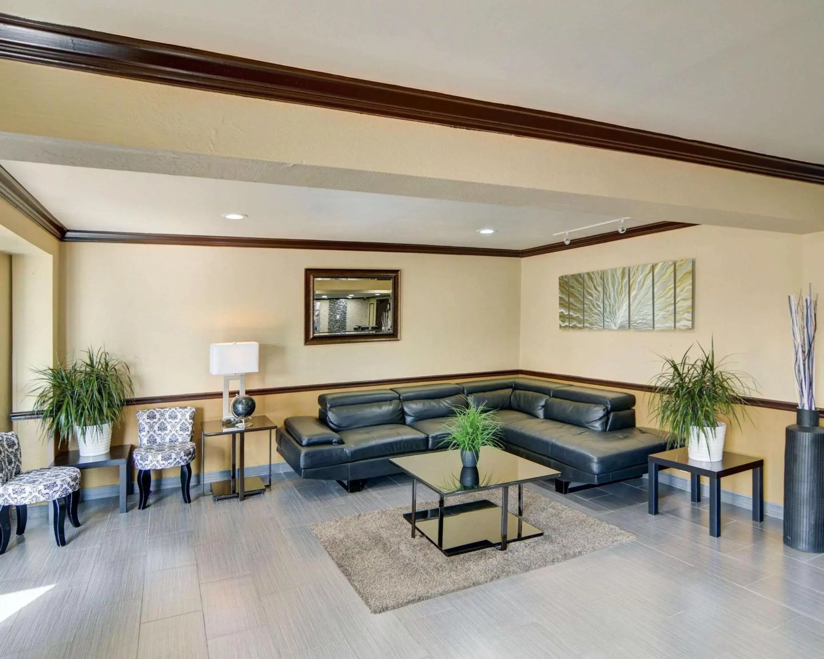 Lobby or reception, Seating Area in Quality Inn DFW Airport North - Irving
