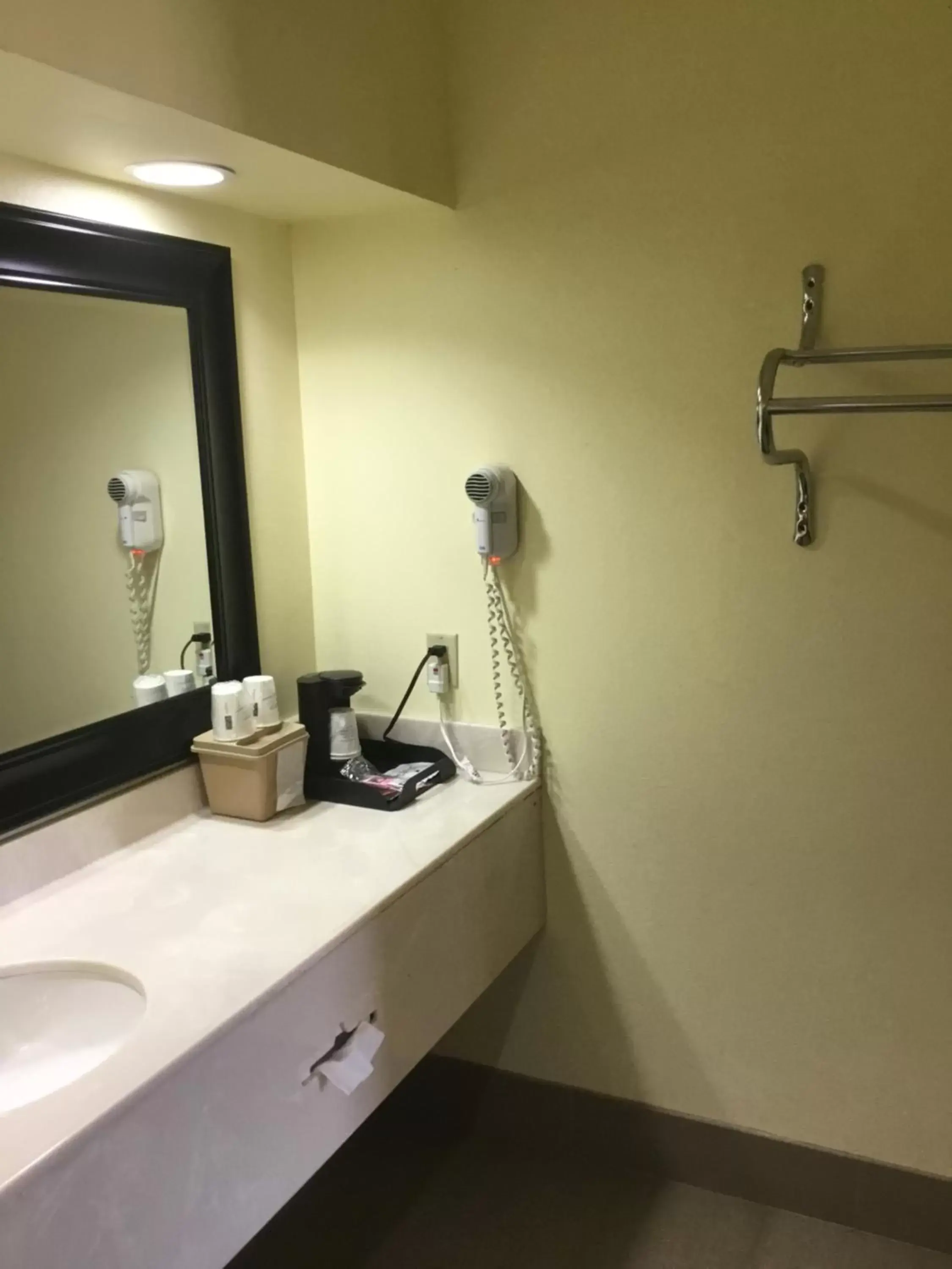 Bathroom in Super 8 by Wyndham Fairfield Tx