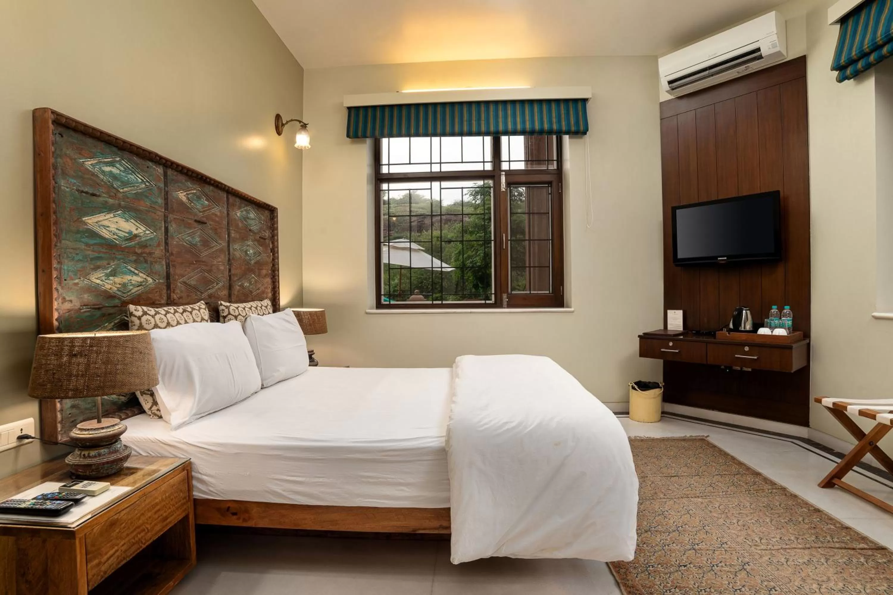 Photo of the whole room, Bed in The Almond Tree