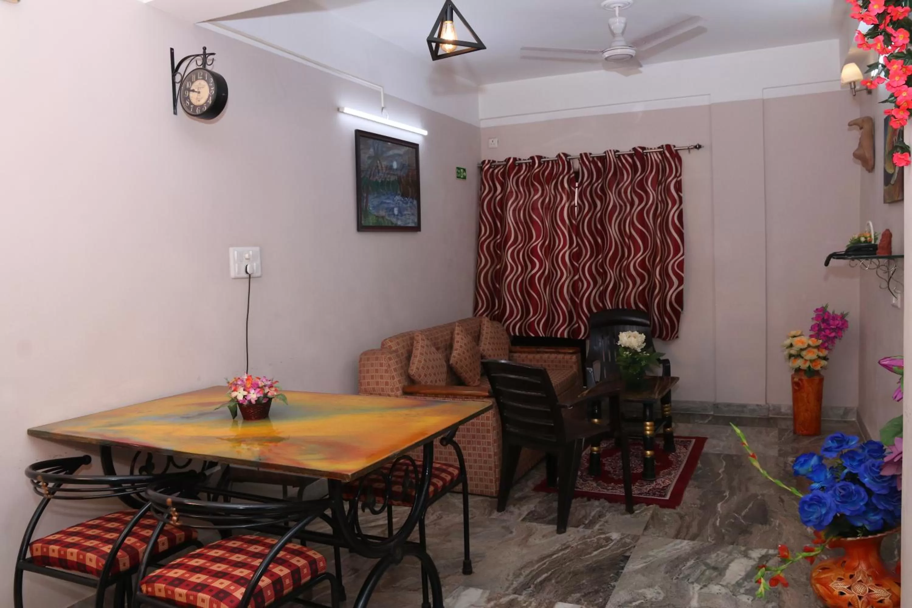 Dining area, Seating Area in The Elite Apartment Hotel