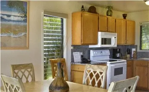 Day, Kitchen/Kitchenette in Castle Kaha Lani Resort