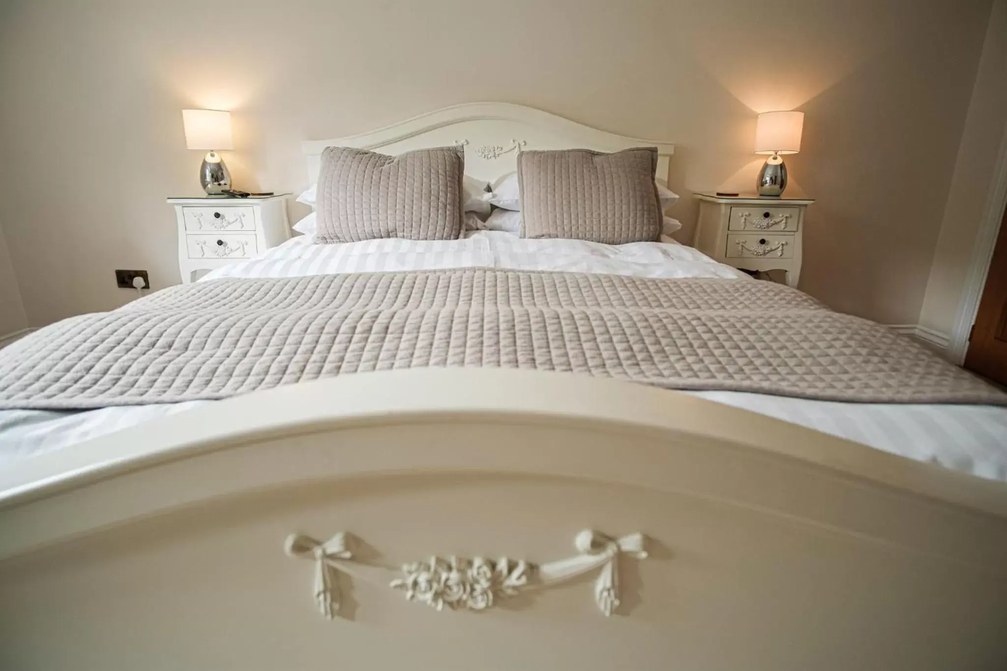 Bed in Mill Lodge-Brecon Beacons