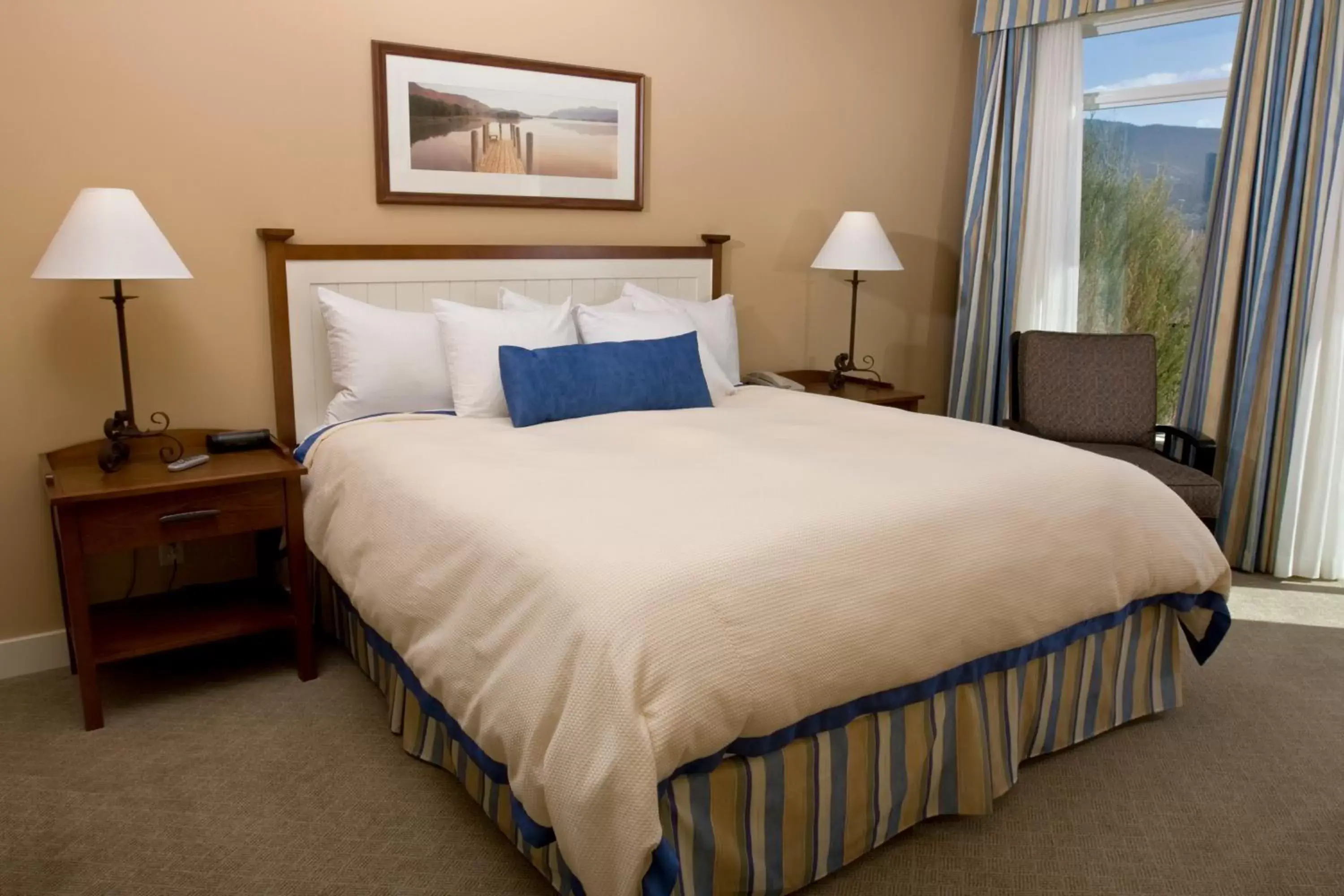 Bed in Summerland Waterfront Resort & Spa