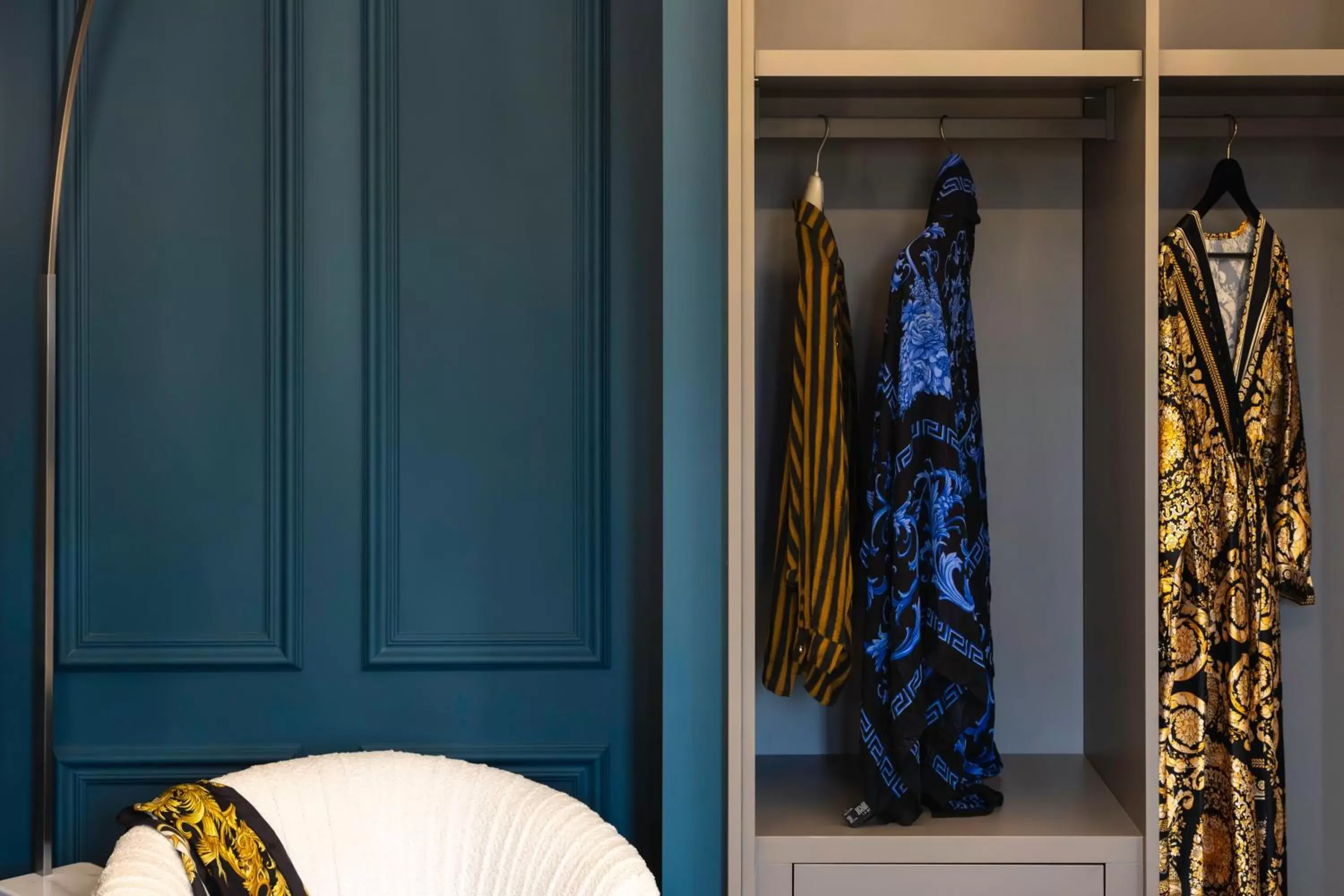 wardrobe, Bed in Boutique Marconi