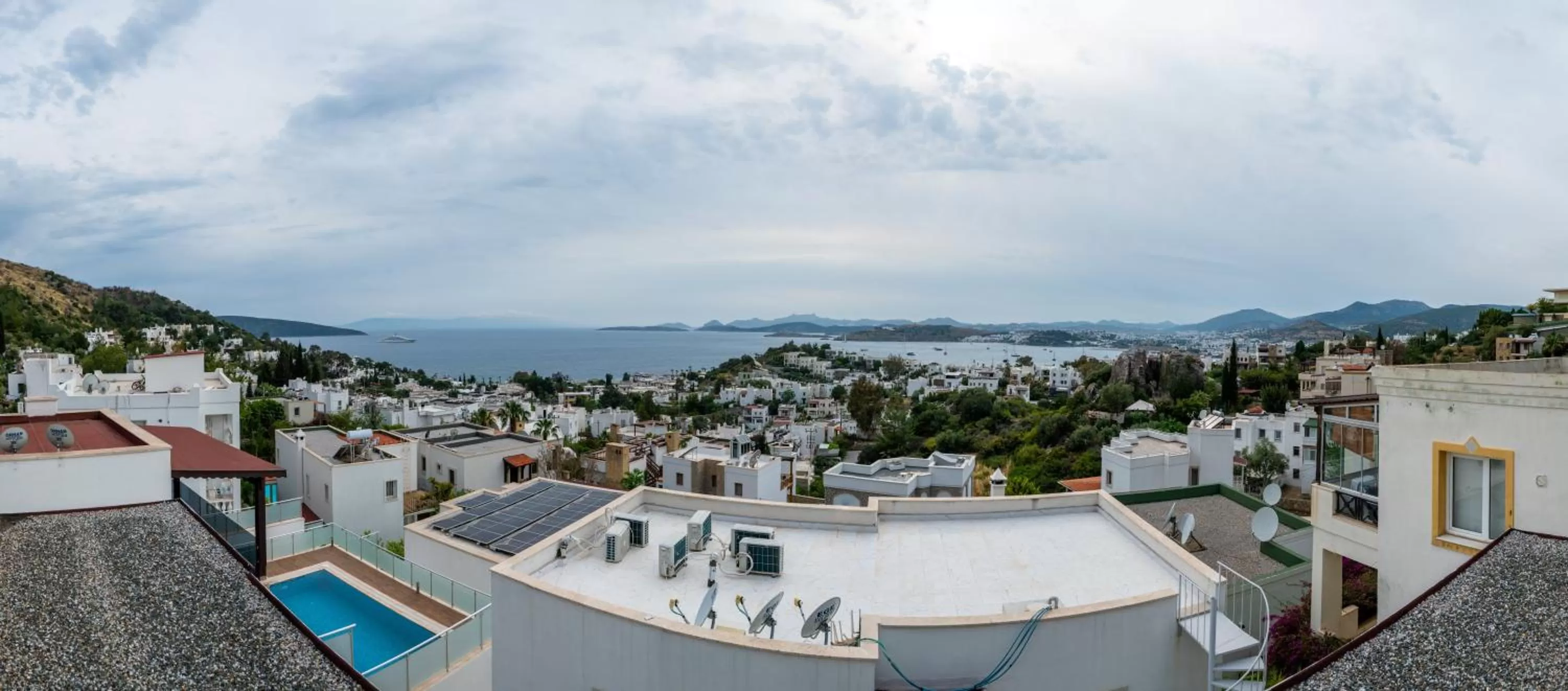 Sea view in Ilya Apart 1