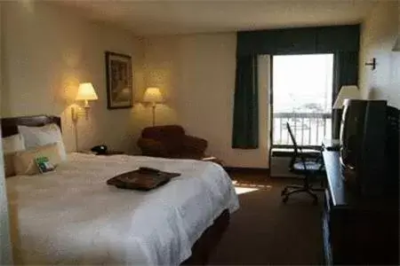 Standard King Room - Non-Smoking  in Quality Inn & Suites Searcy I-67