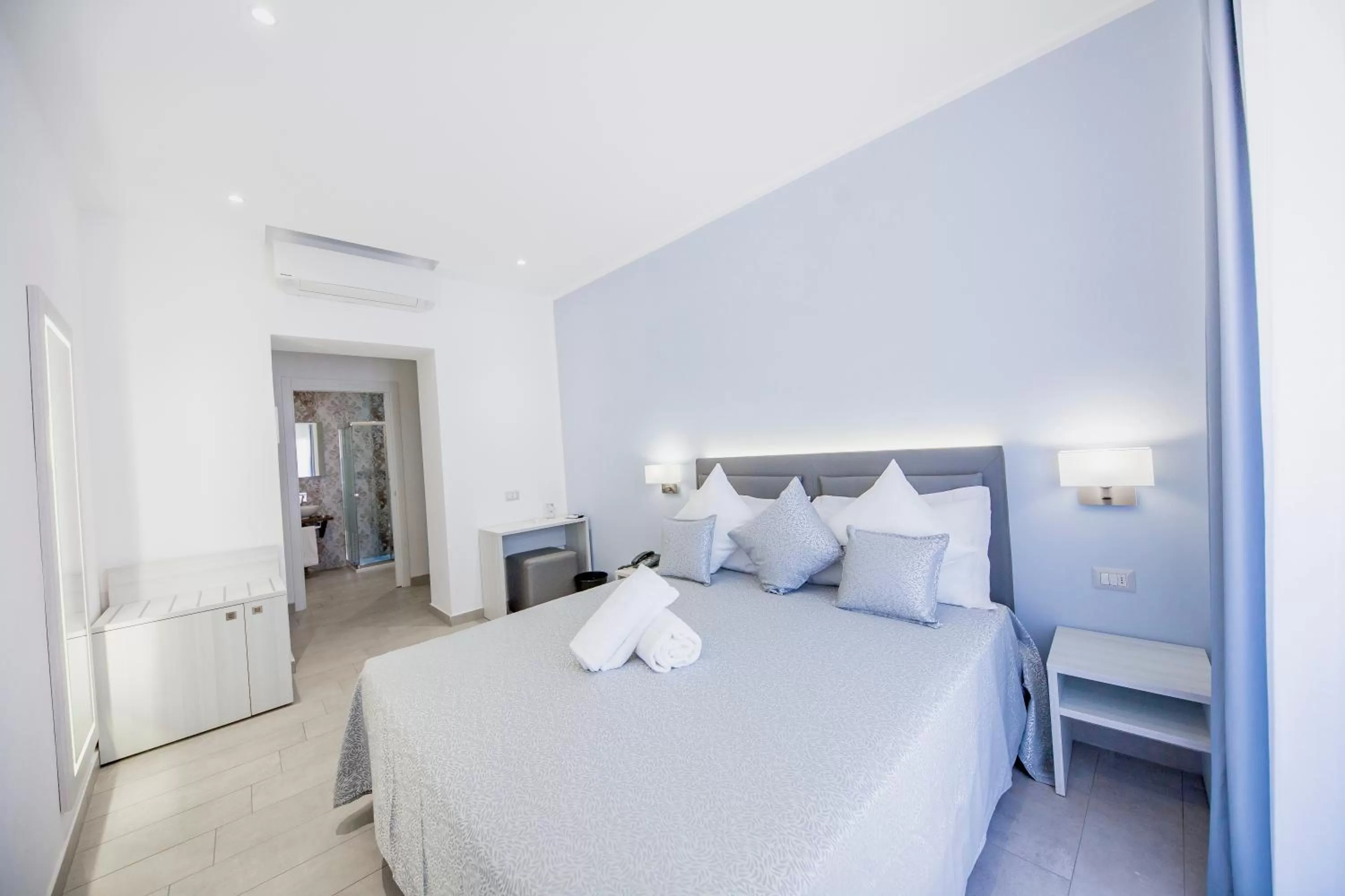 Bed in Ossuna Bay Hotel Boutique