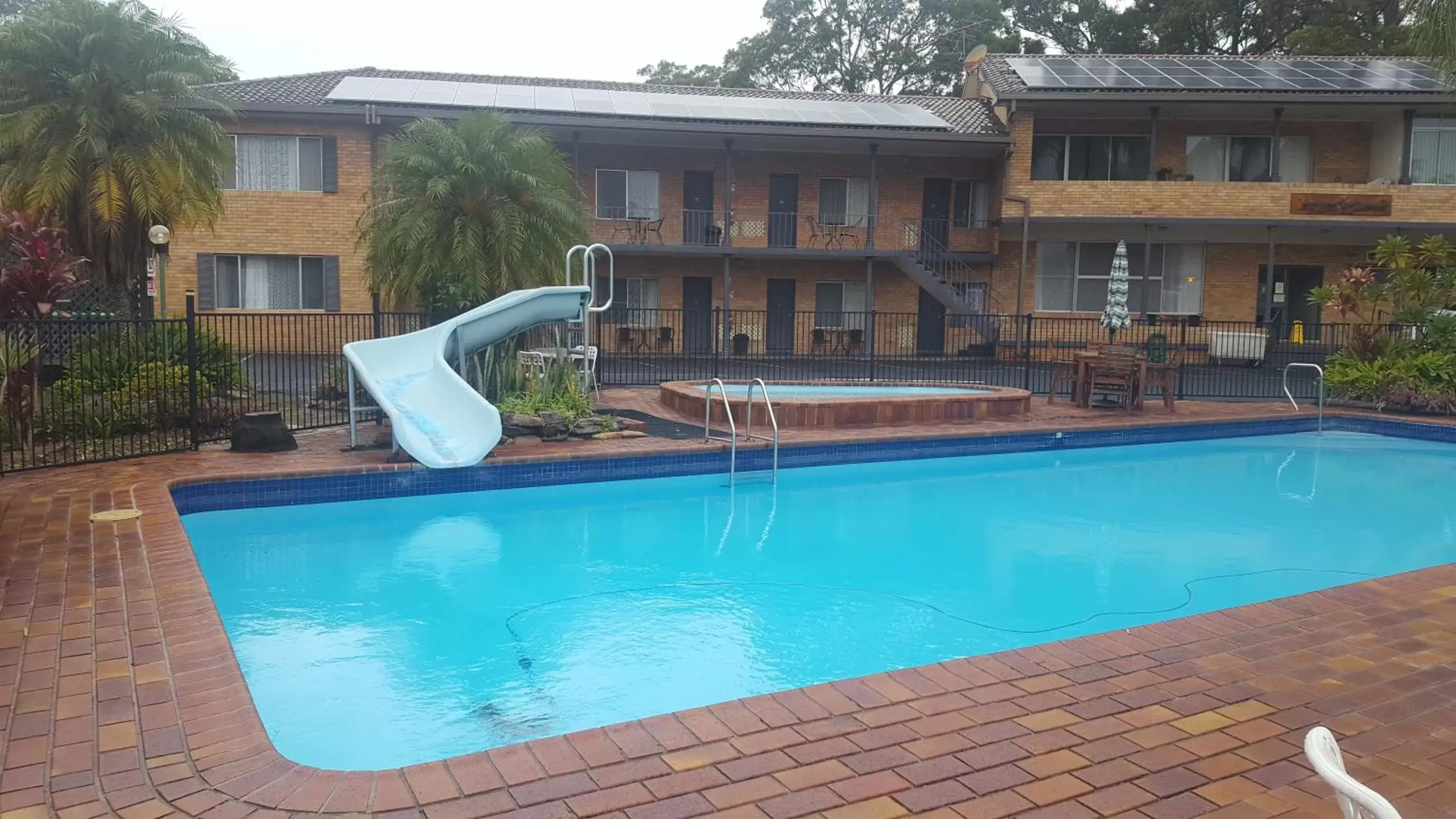 Swimming Pool in Sanctuary Resort Motor Inn