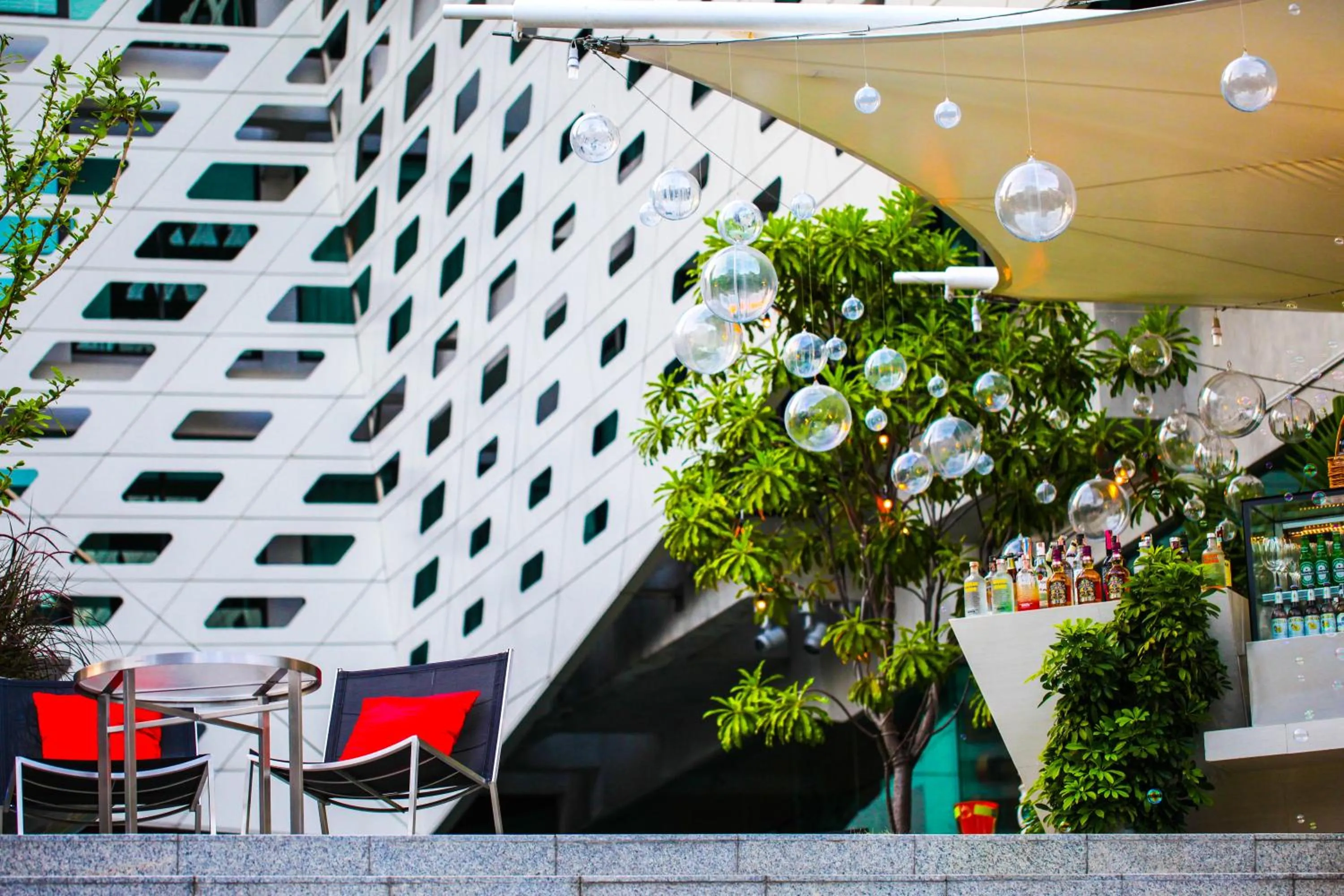 Restaurant/places to eat in LiT BANGKOK Hotel