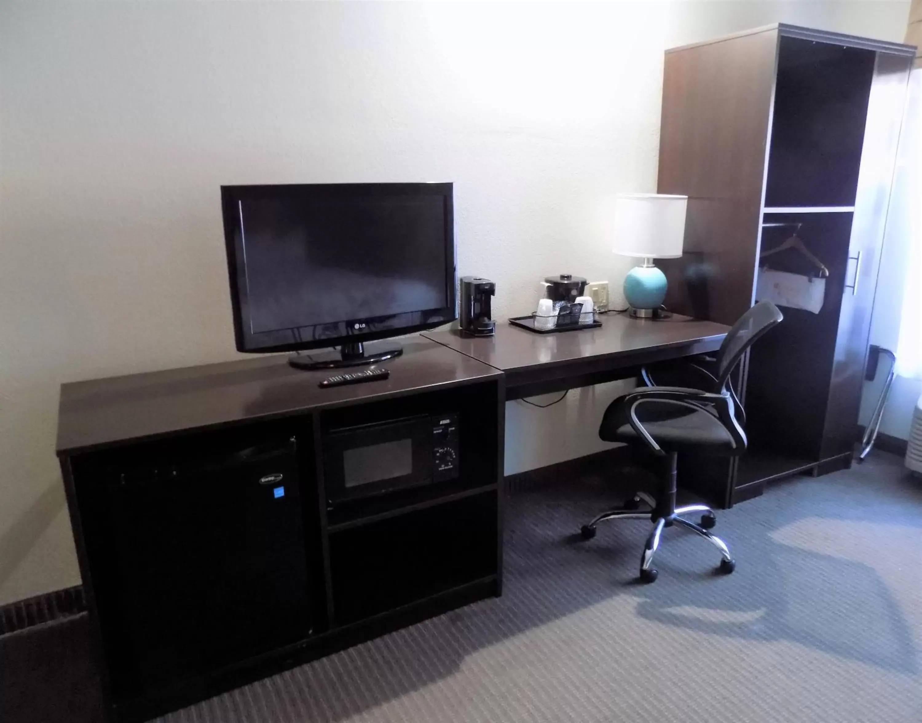 King Room - Disability Access/Non-Smoking in Sleep Inn and Conference Center King Room - Disability Access/Non-Smoking in Sleep Inn and Conference Center