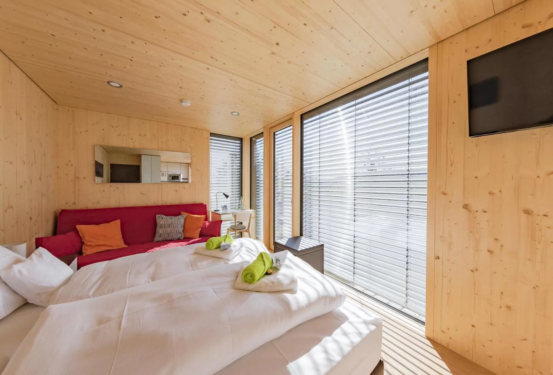 Photo of the whole room, Bed in kleinHOTEL Steinau-Rabenstein GbR