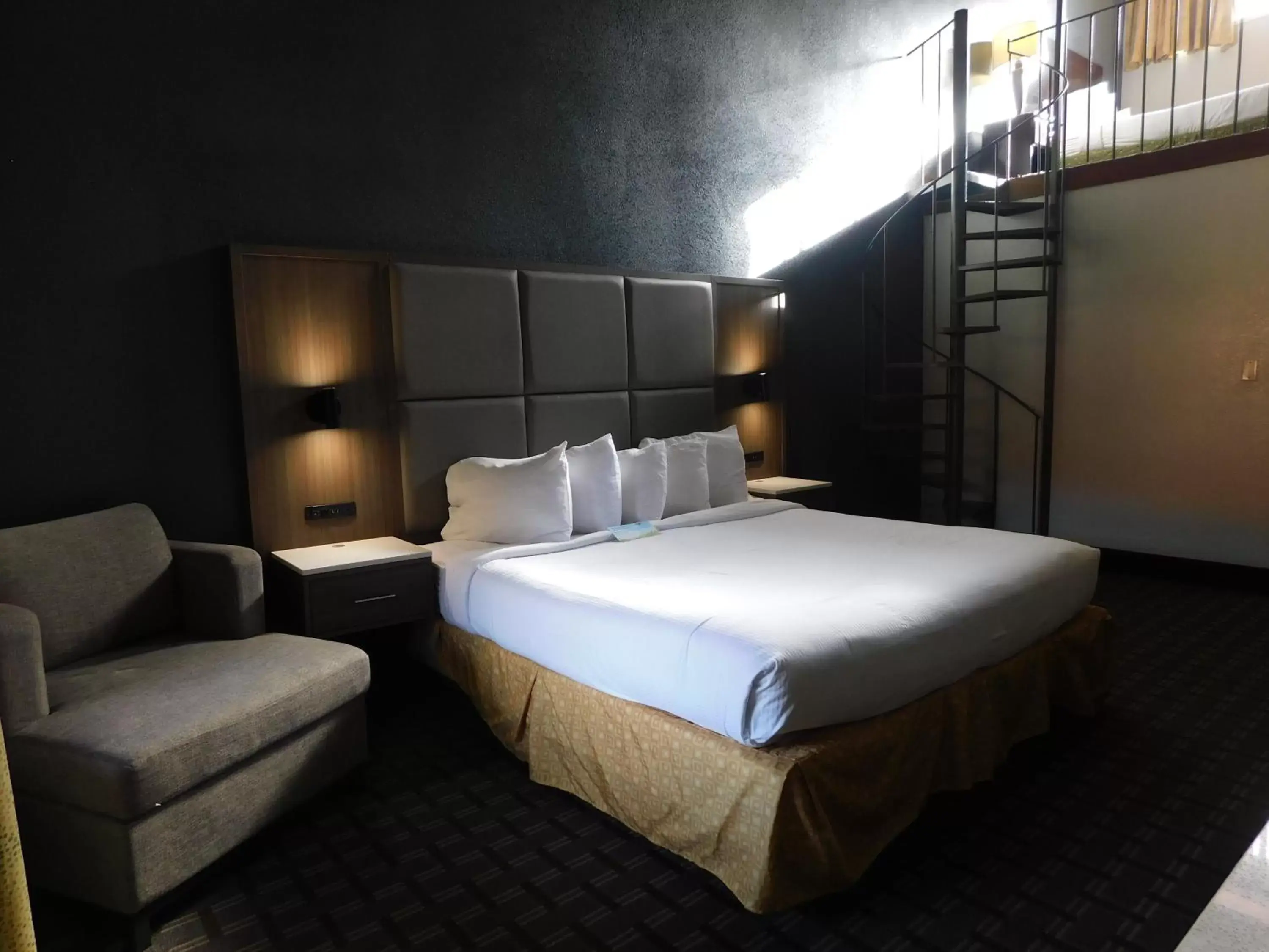 Triple Suite - Non-Smoking in Days Inn & Suites by Wyndham Downtown Gatlinburg Parkway Triple Suite - Non-Smoking in Days Inn & Suites by Wyndham Downtown Gatlinburg Parkway