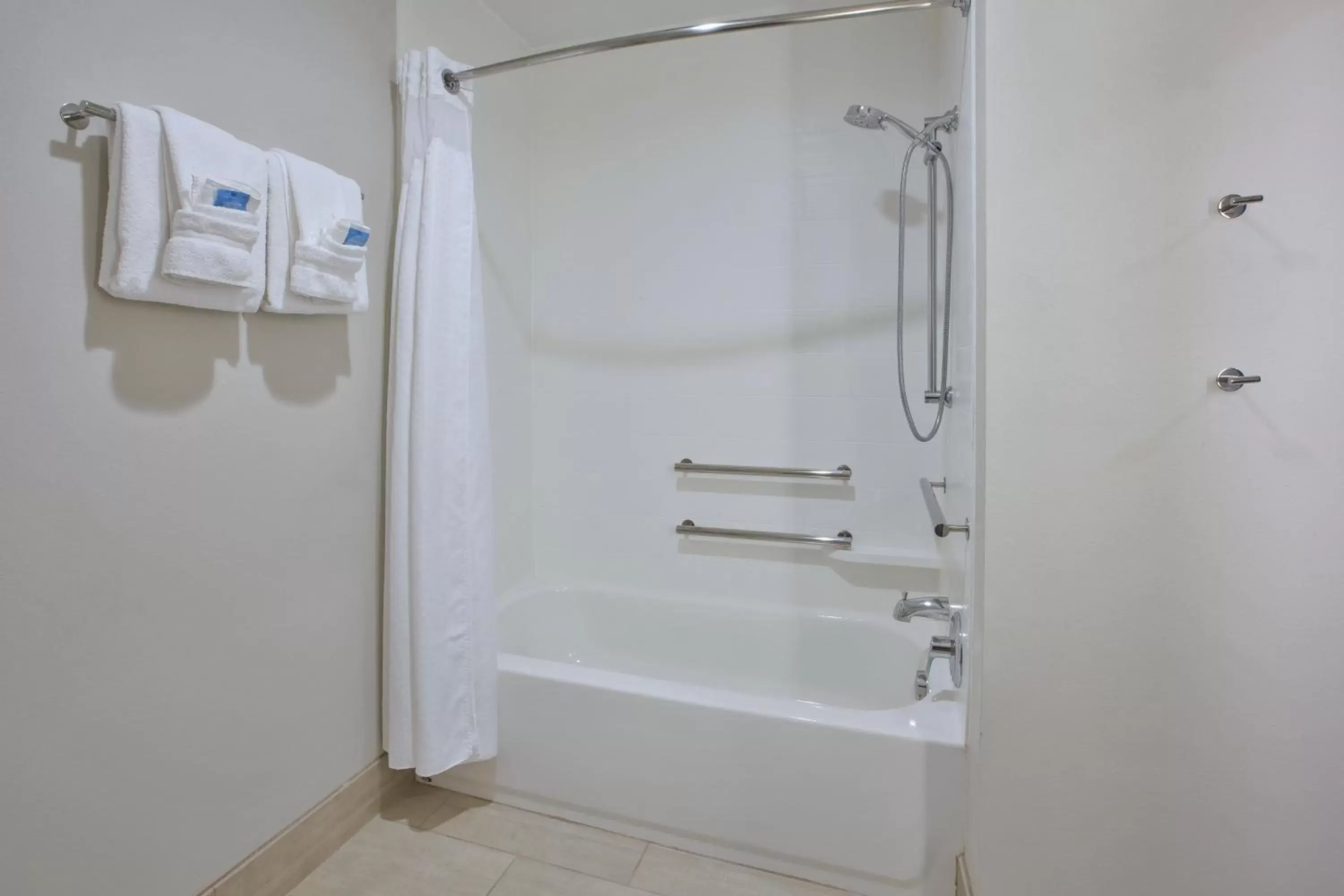 Bathroom in Holiday Inn Express & Suites - Parkersburg East, an IHG Hotel